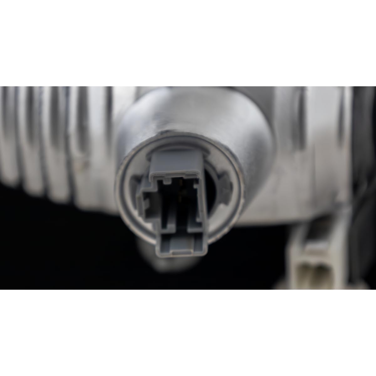 Honda CR-V 2017-2019 Right Inner LED Tail Light Assembly Replacement - Perfect for Night Driving & Enhanced Safety