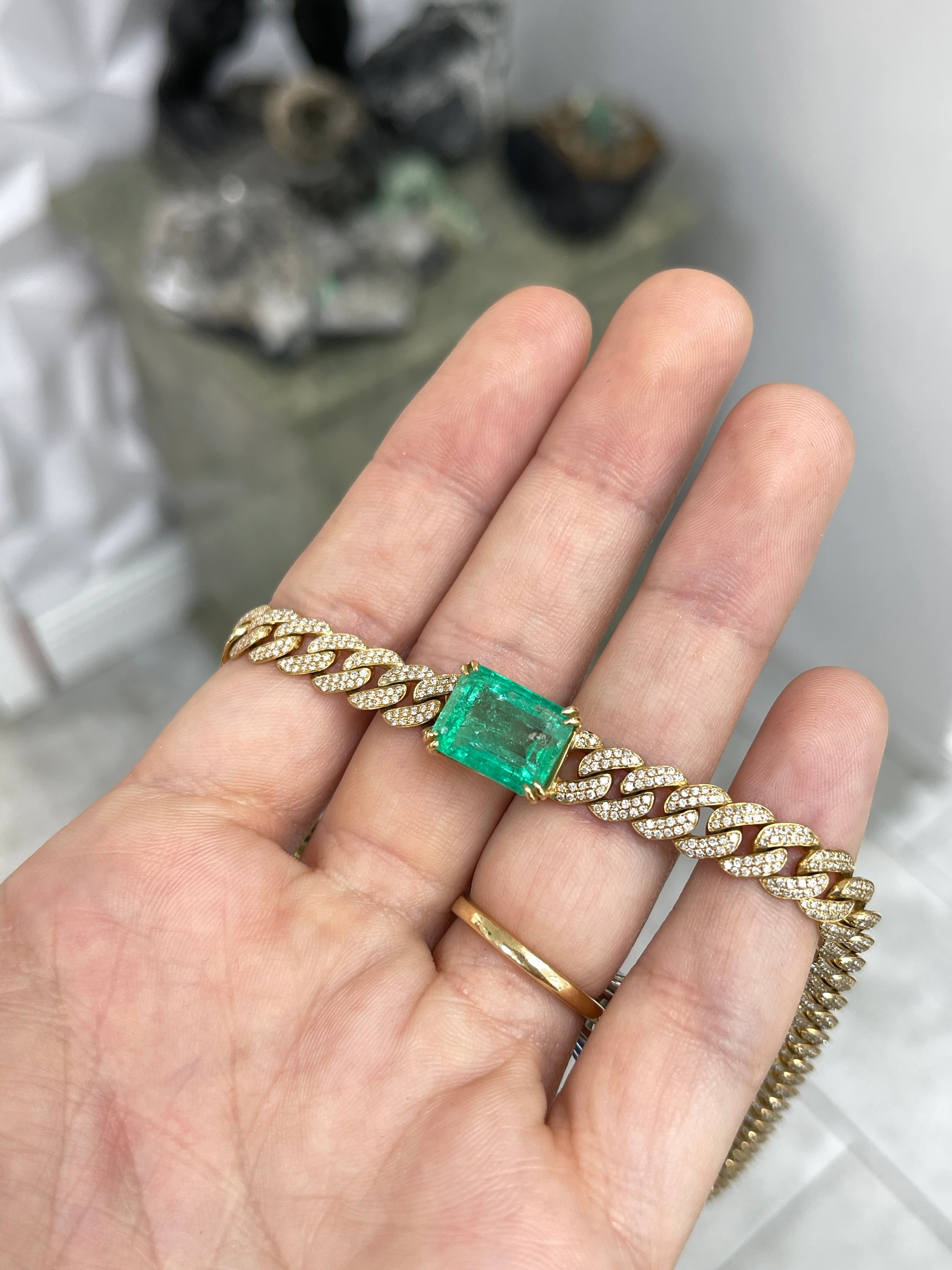 17.46tcw Colombian Emerald & Diamond Iced Out Choker Cuban Link Necklace in 18K Gold - Luxury Hip Hop Jewelry for Women, Perfect for Parties, Weddings & Special Occasions