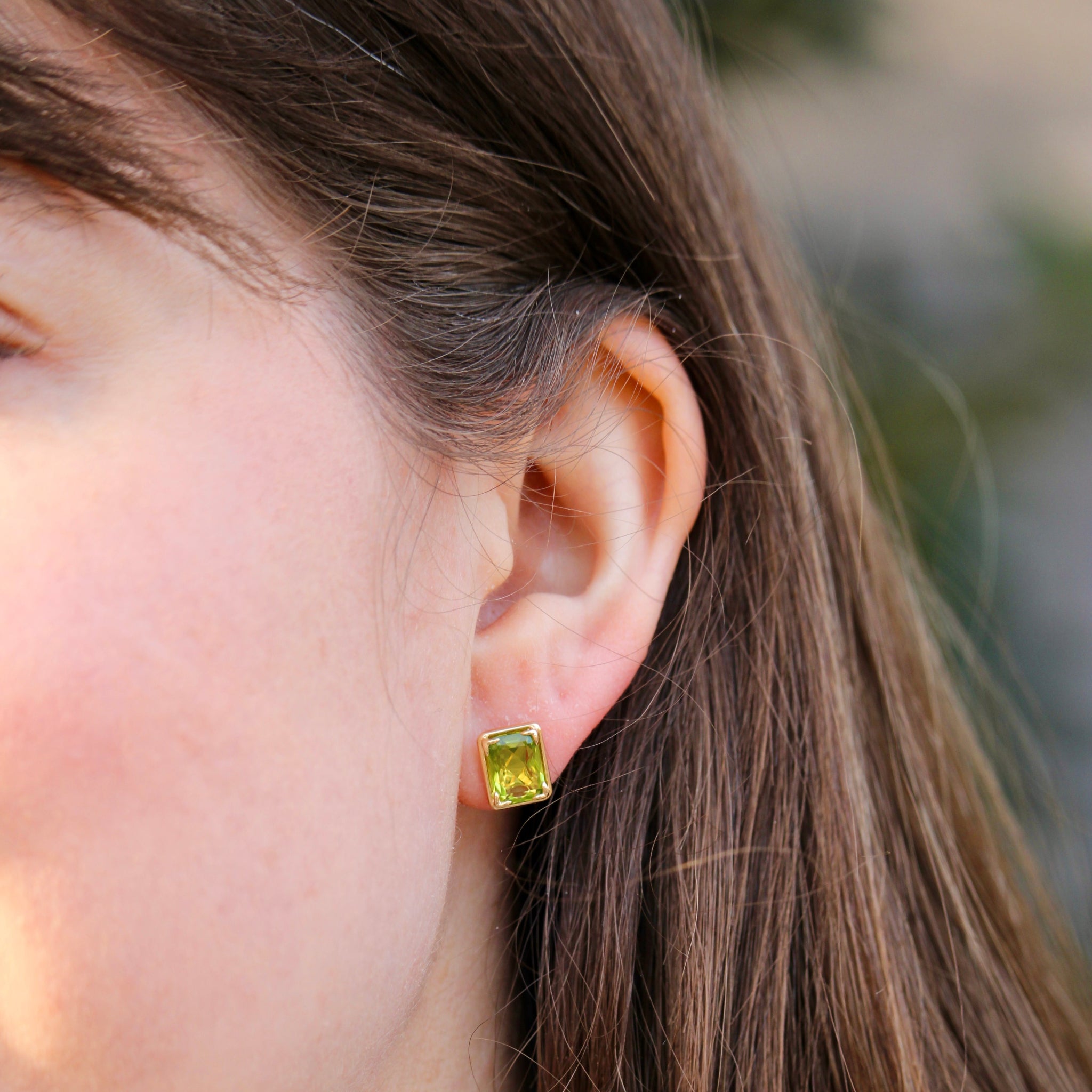 14K Yellow Gold Peridot Stud Earrings for Women – Dainty River Design, Perfect for Everyday Wear, Gift Giving & Special Occasions