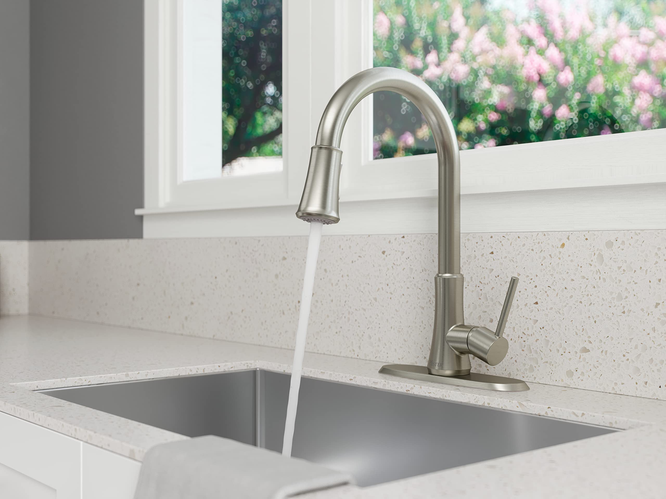Pfister Classic Stainless Steel Pull-Down Kitchen Faucet with Sprayer - Modern 1 or 3-Hole Mount Sink Faucet with Deckplate Option - Perfect for Home Kitchen Renovation & Daily Cooking Tasks