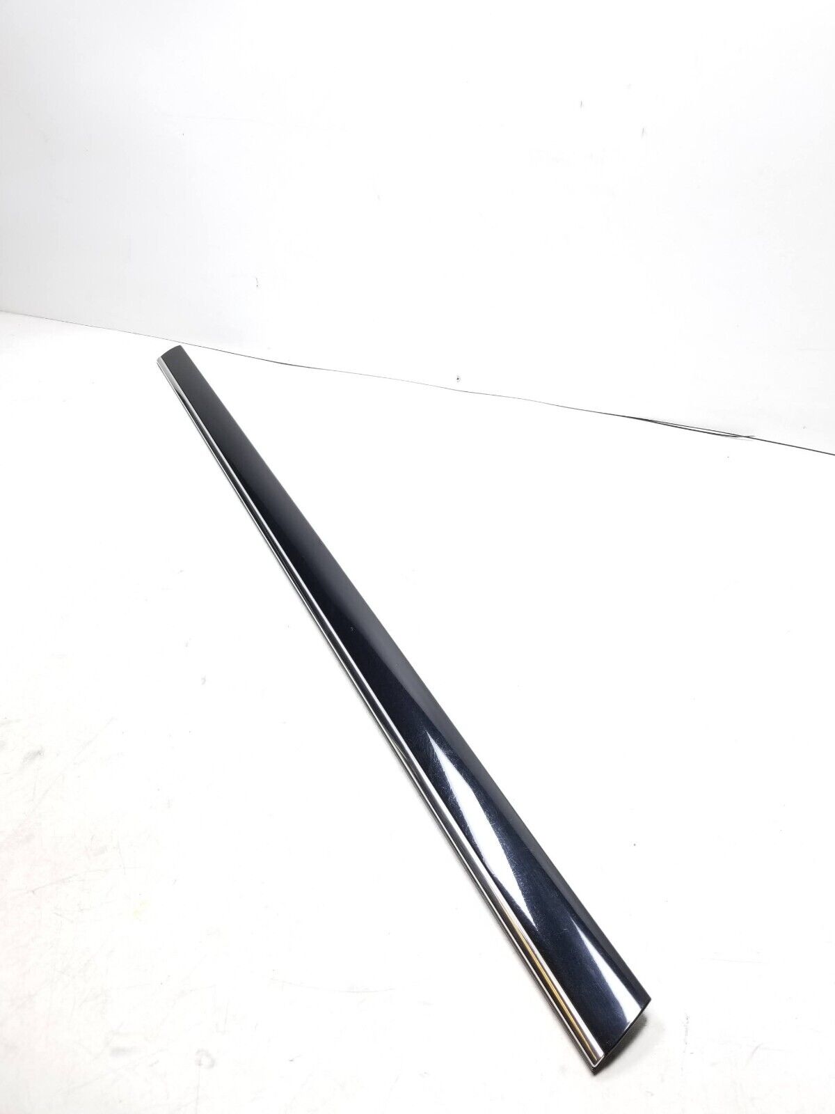 03-06 Mercedes Benz W215 CL500 CL600 OEM Passenger Side Door Trim Molding - Perfect Fit Replacement for Luxury Sedan Interior Repair & Restoration