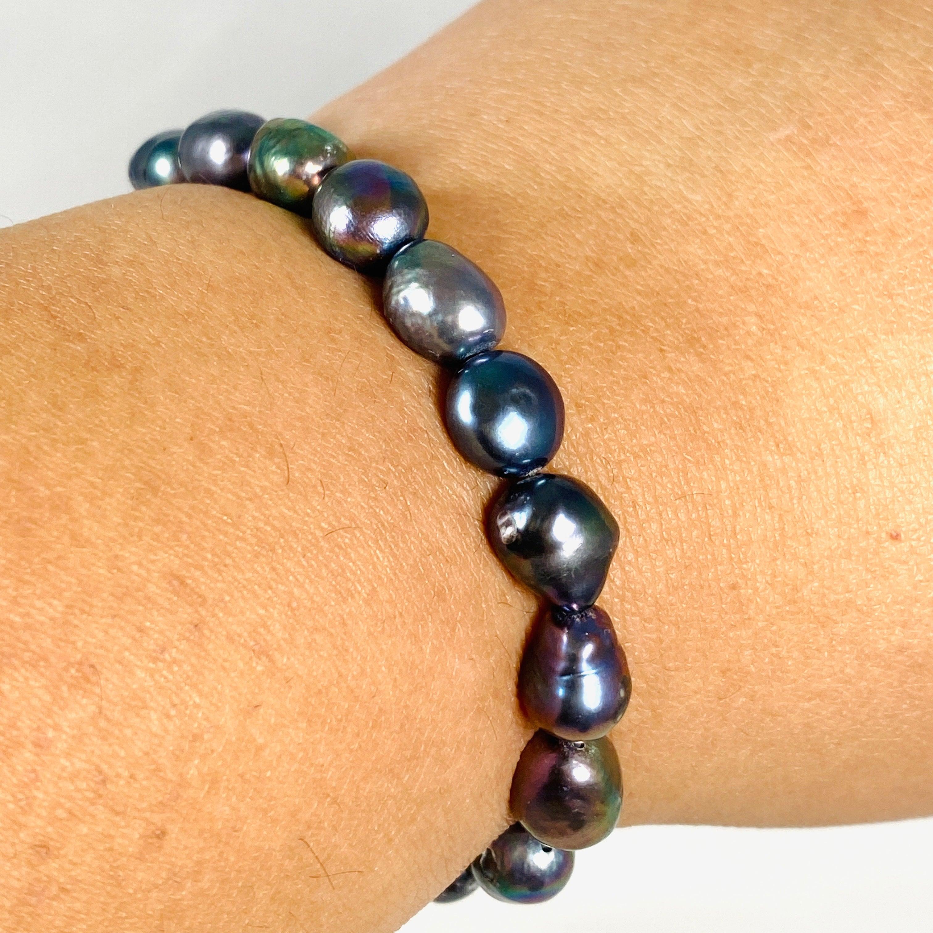 Elegant Pearl Bracelet for Women - Classic & Timeless Jewelry Gift for Her - Perfect for Weddings, Parties & Everyday Wear