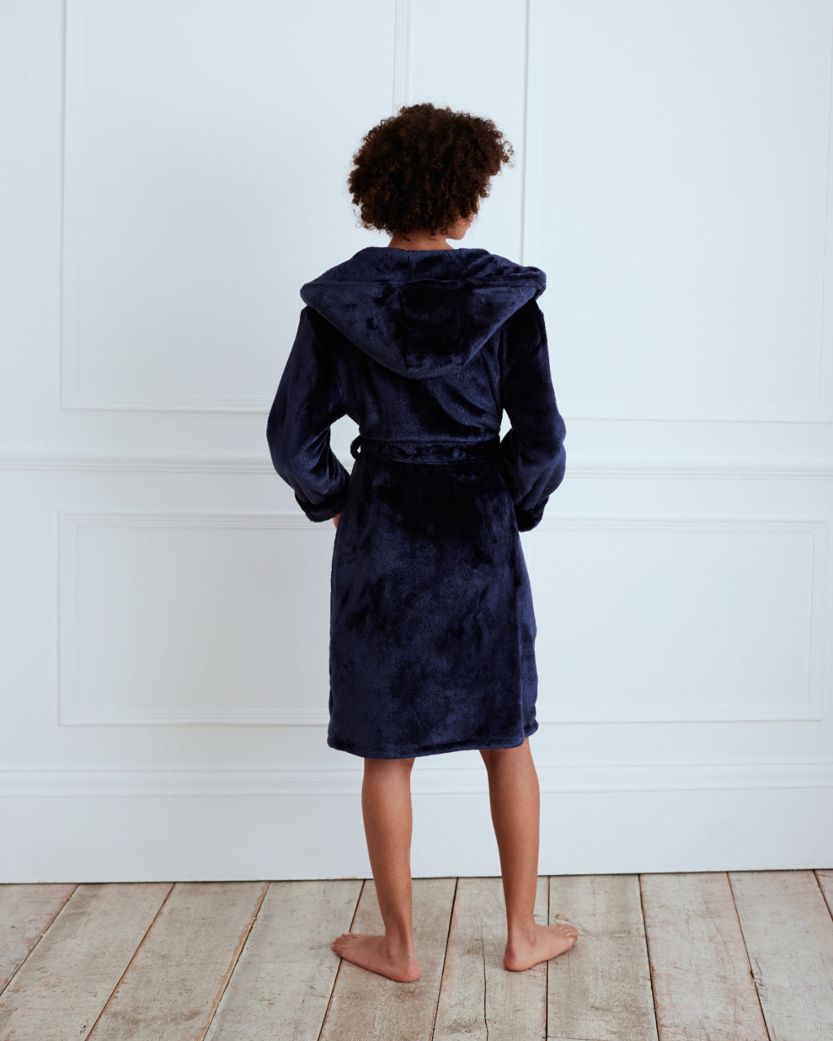 Cozy Fleece Dressing Gown for Women & Men - Soft Navy Blue Bathrobe - Perfect for Relaxing at Home, Spa Days & Lounging