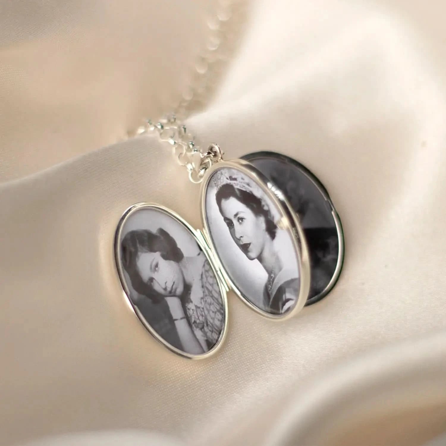 Limited Edition Queen Elizabeth 4 Photo Locket Necklace - Vintage Royal Jewelry for Women - Perfect for Memorial Gifts, Anniversary Presents & Special Occasions