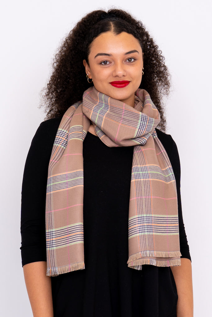Warm & Stylish Coffee Tartan Scarf - Perfect for Winter Fashion & Outdoor Activities