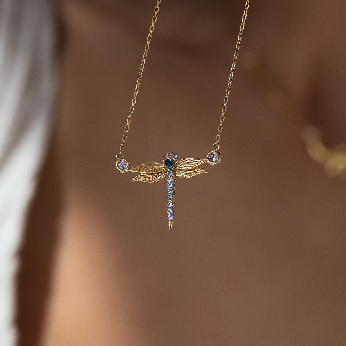 Exquisite Dragonfly Pendant Necklace for Women - Elegant Jewelry Gift for Her - Perfect for Birthdays, Anniversaries & Special Occasions
