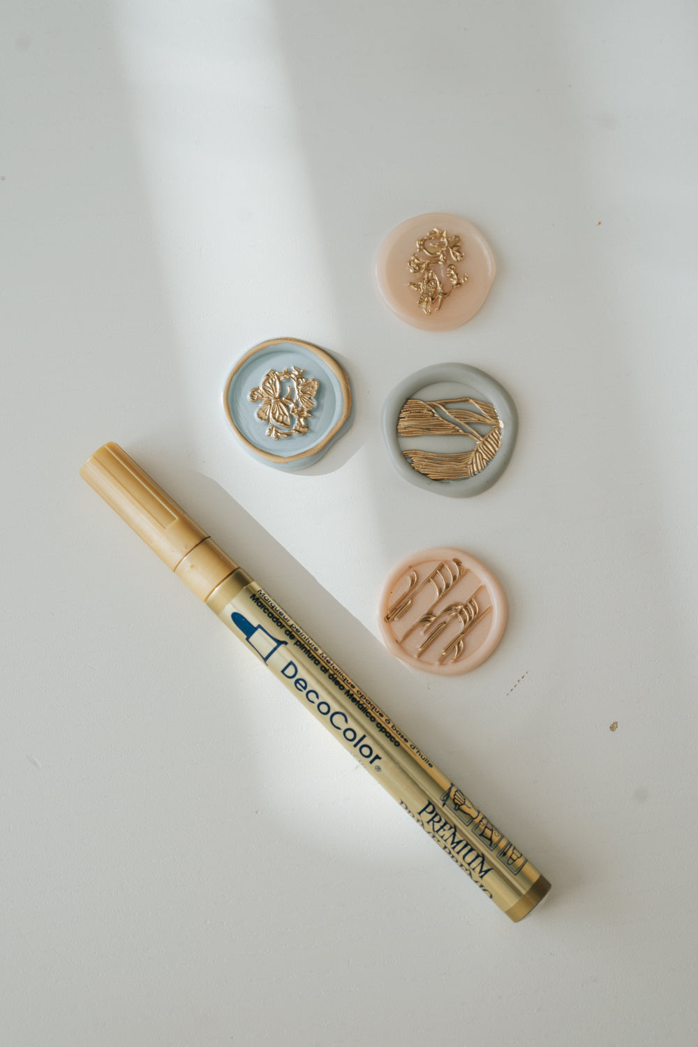 Premium Gold Paint Pen for Wax Seals - Fine Tip Calligraphy Marker for Wedding Invitations, Envelopes, Greeting Cards & DIY Crafts