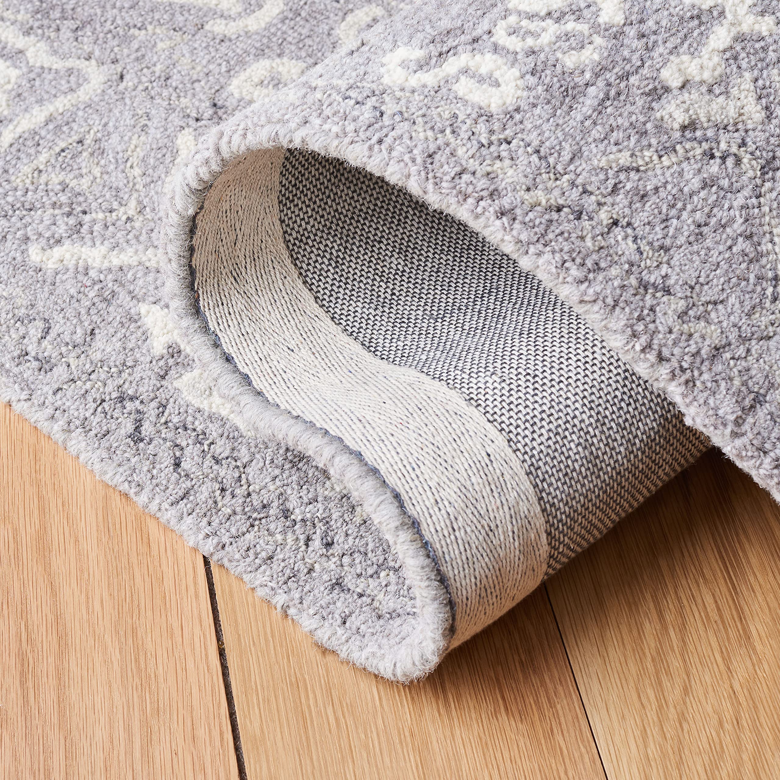 SAFAVIEH Micro-Loop Collection Handmade Cotton Area Rug 5' x 8' - Ivory & Grey (MLP517G) | Non-Slip Living Room Rug, Bedroom Carpet for High Traffic Areas | Perfect for Home Decor, Office & Dorm Room Flooring