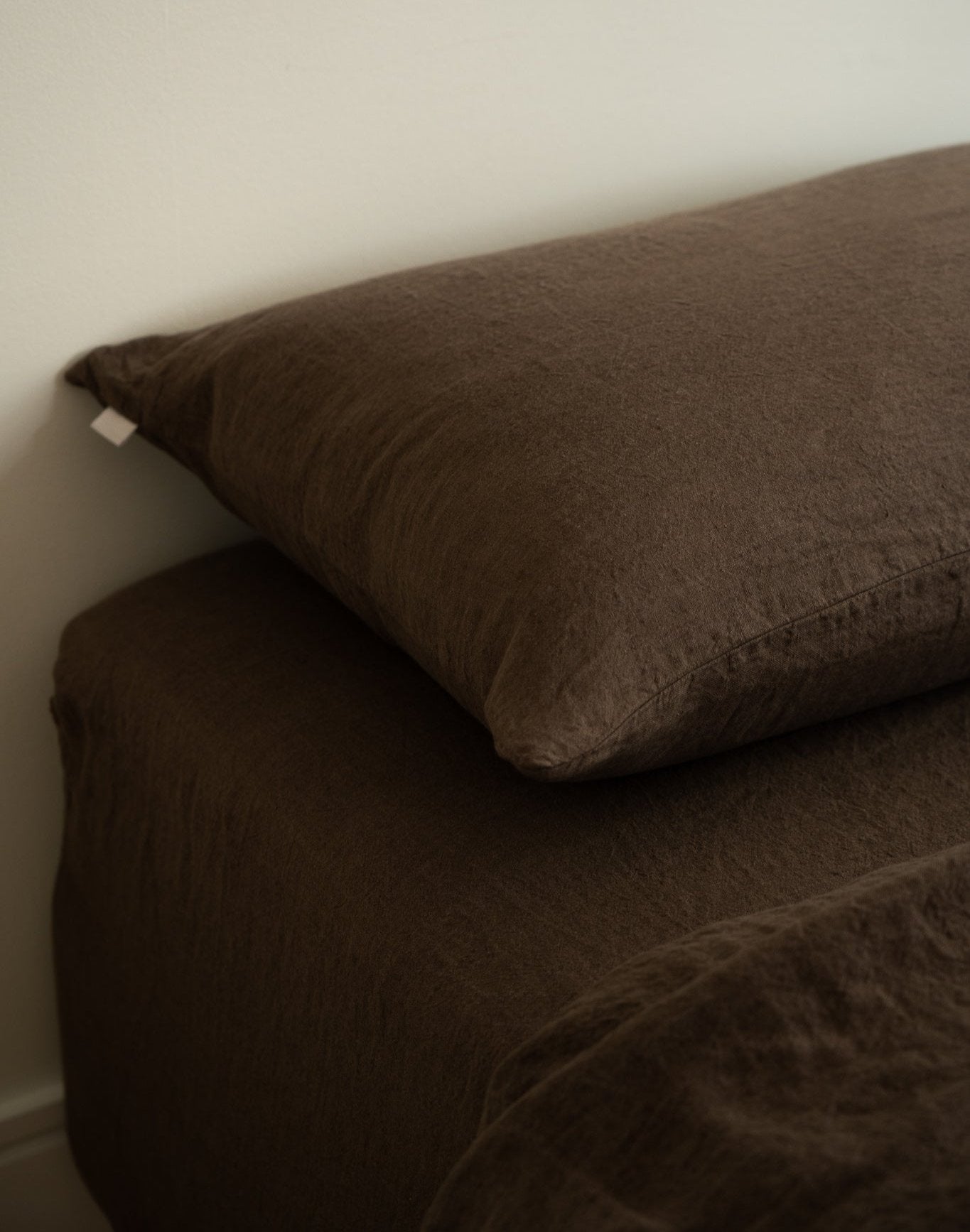 Premium Linen Pillowcase for Better Sleep - Soft & Breathable Bedding for Hot Sleepers - Perfect for Home, Hotel & Travel Use
