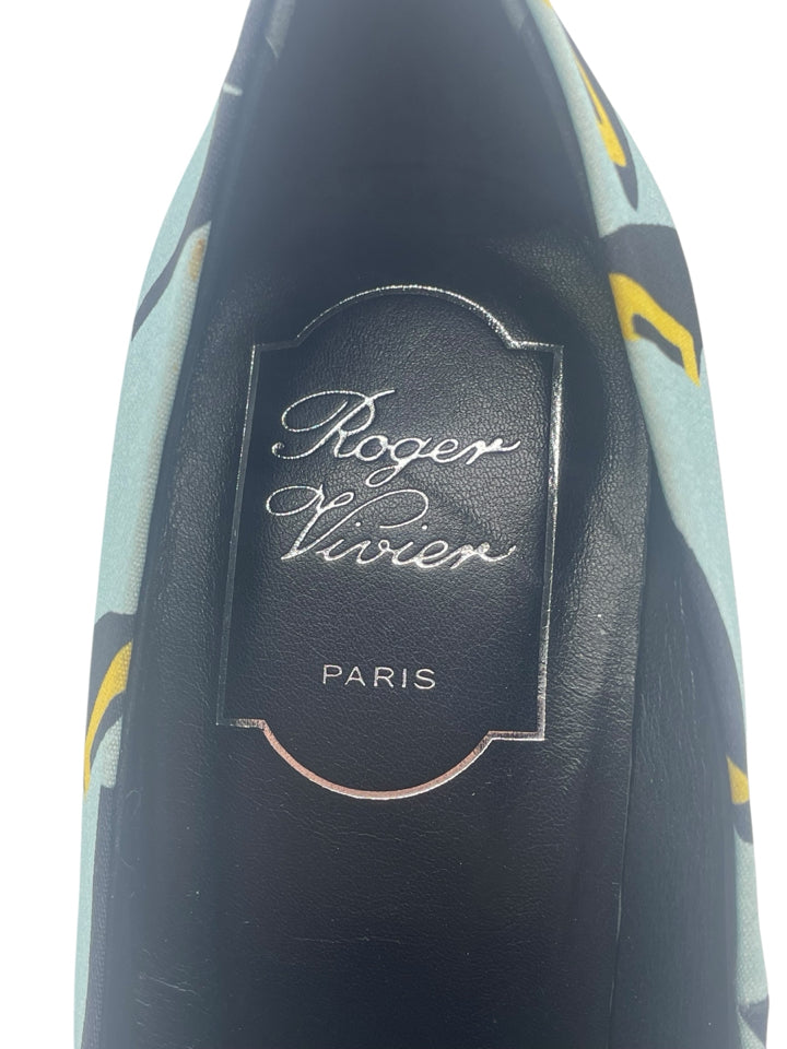 Roger Vivier Women's Buckle Pumps - Size 35 (US 5) | Elegant Pointed Toe Heels for Work, Parties & Special Occasions