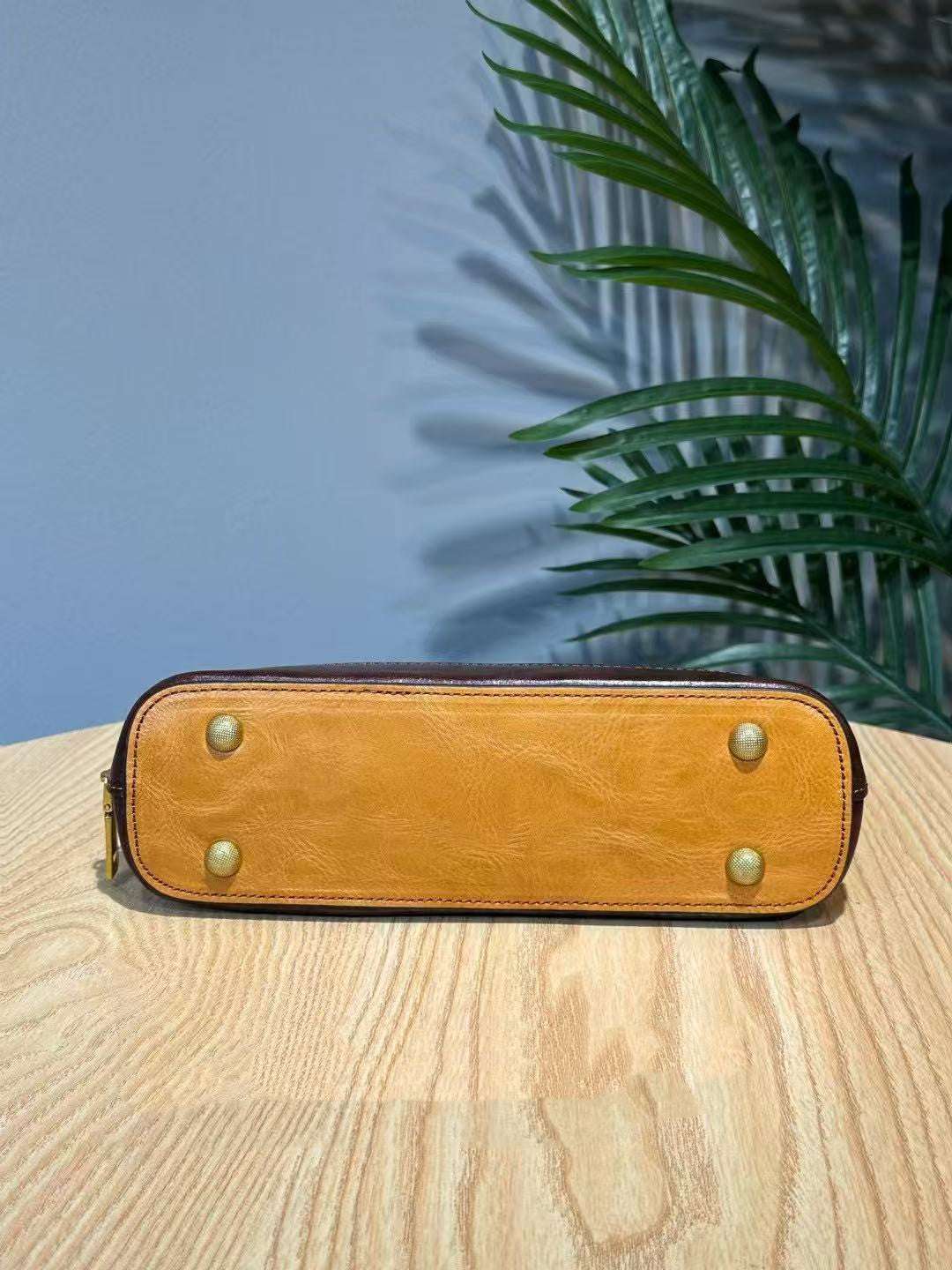 Vintage Mini Leather Bowling Bag for Women - Stylish & Durable Handbag for Casual Outings, Travel & Everyday Use