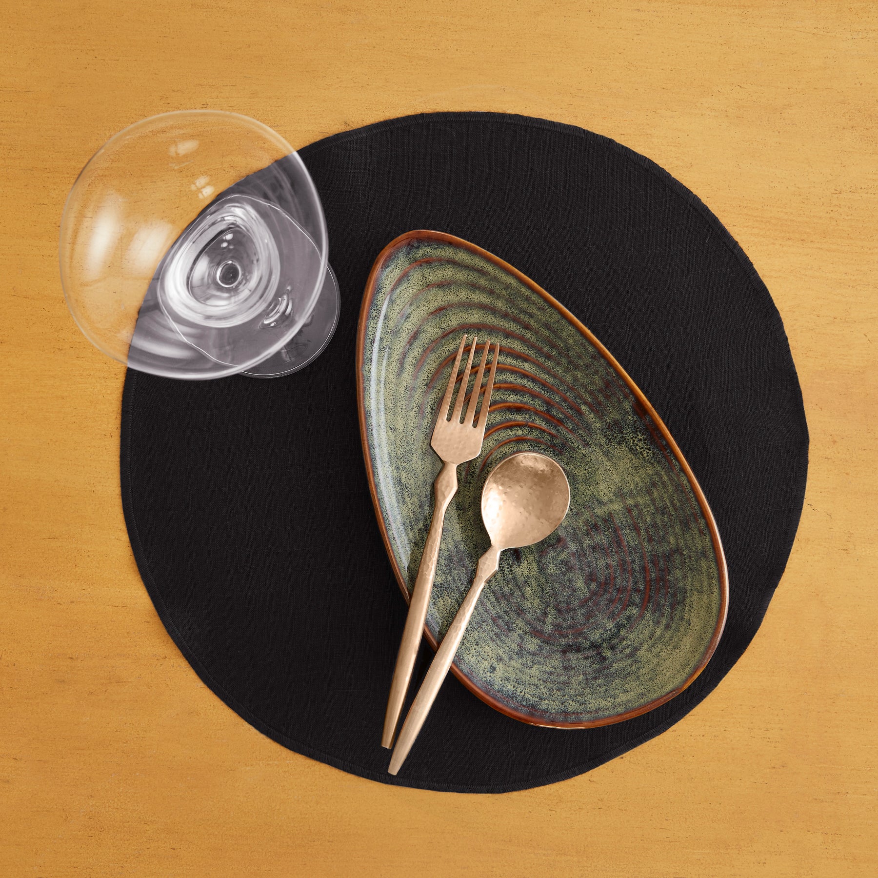 Premium Round Placemats Set of 4 - Non-Slip Heat Resistant Table Mats for Dining & Decor - Perfect for Dinner Parties, Holidays & Everyday Use