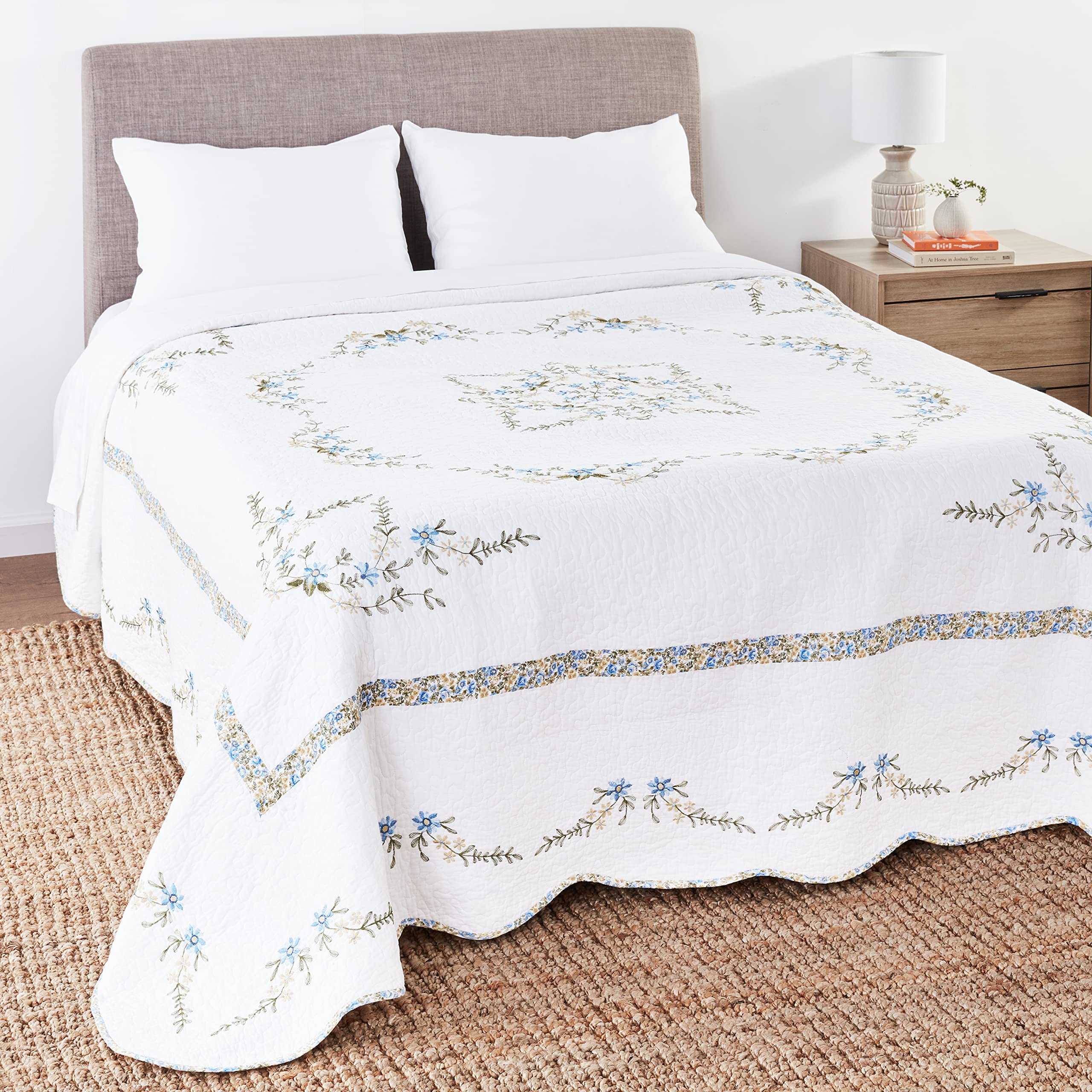 Lightweight Heather Embroidered Bedspread - Breathable All-Season Full Size Bedding in Blue/White, Perfect for Guest Rooms & Cozy Bedrooms