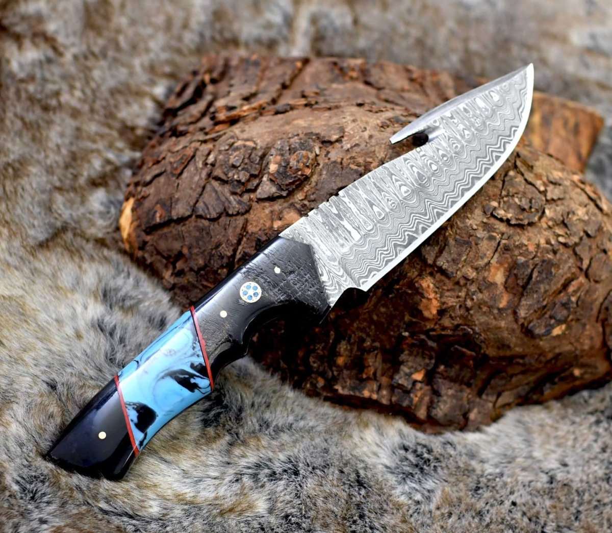 Premium Damascus Steel Knife with Horn & Turquoise Handle - Handcrafted Chef Knife for Cooking, Hunting & Outdoor Adventures