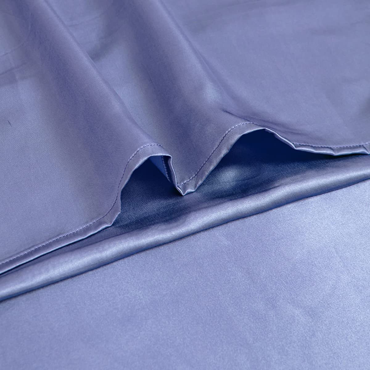 Premium Queen Size Fitted Sheet - Deep Pocket Microfiber Bottom Sheet | Wrinkle, Fade & Shrink Resistant | Ultra Soft & Durable | Easy Care (Purple, 1-Pack) - Perfect for Guest Rooms, Dorms & Master Bedrooms