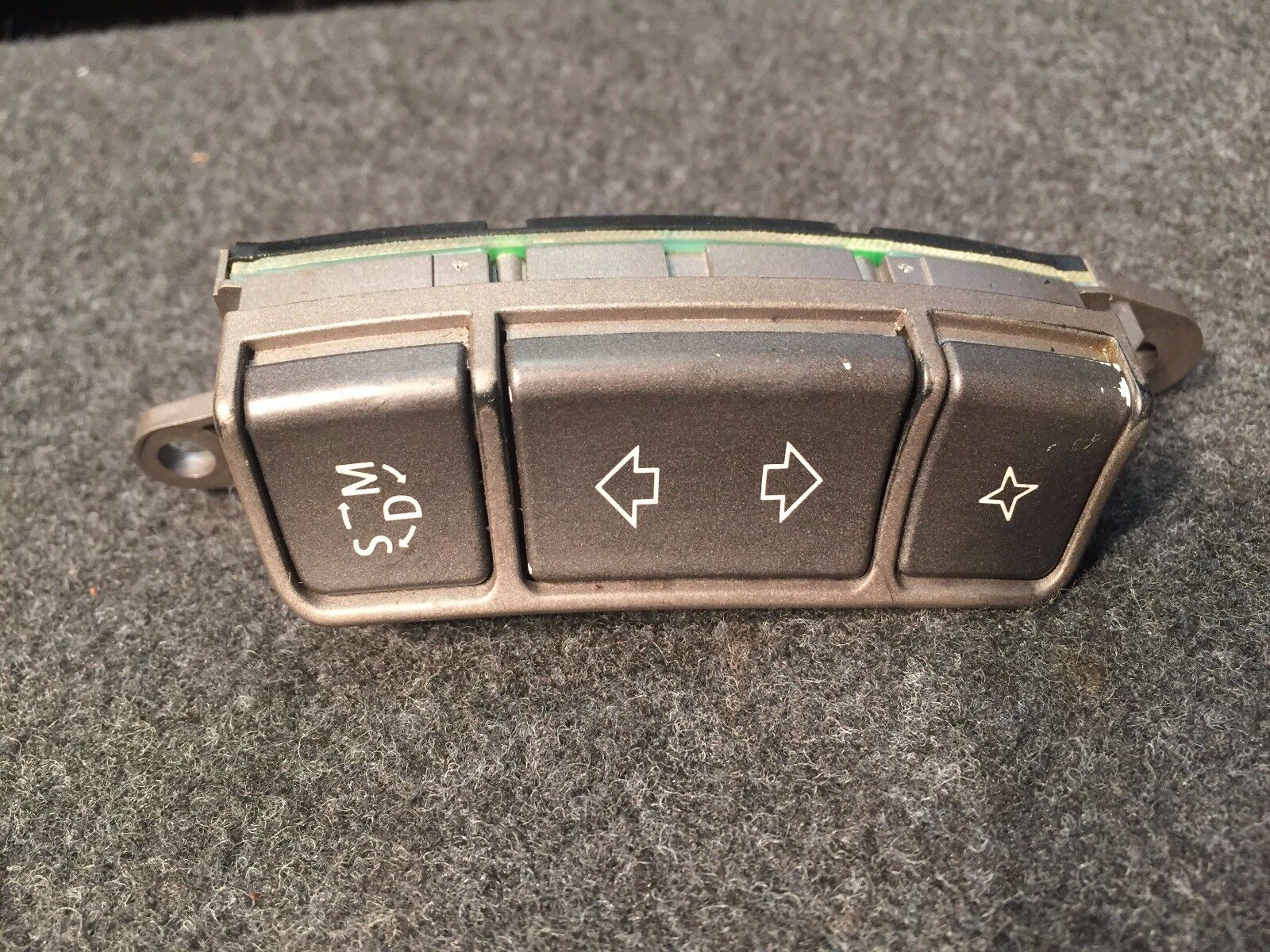 Original BMW 745i 745li E65 E66 Right Steering Wheel Control Switch OEM 6911586 - Perfect for 2002-2005 Models - Upgrade Your Driving Experience