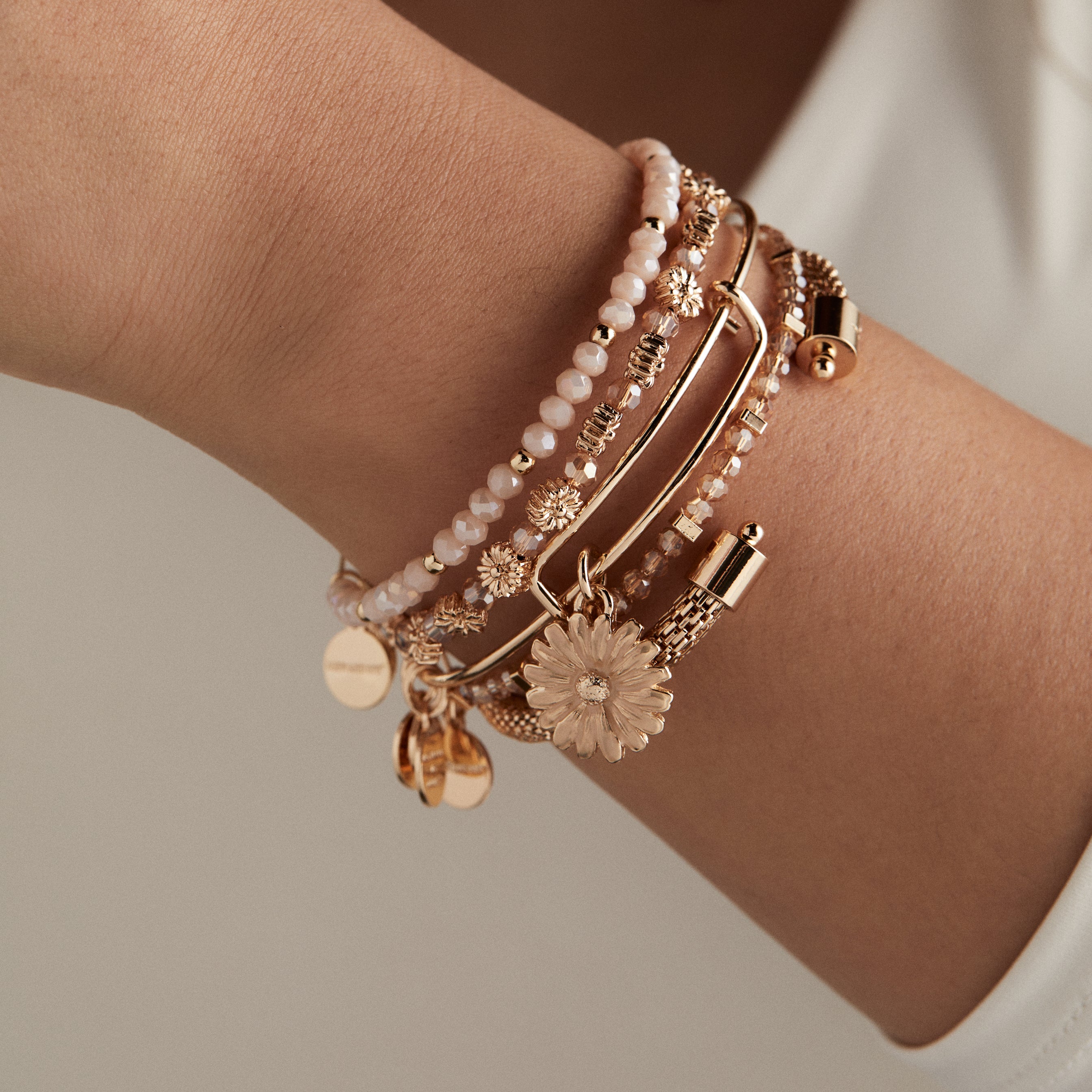 Daisy Charm Bangle Bracelet Set of 5 - Trendy Stackable Bracelets for Women, Girls | Perfect for Everyday Wear, Gifts & Fashion Accessories