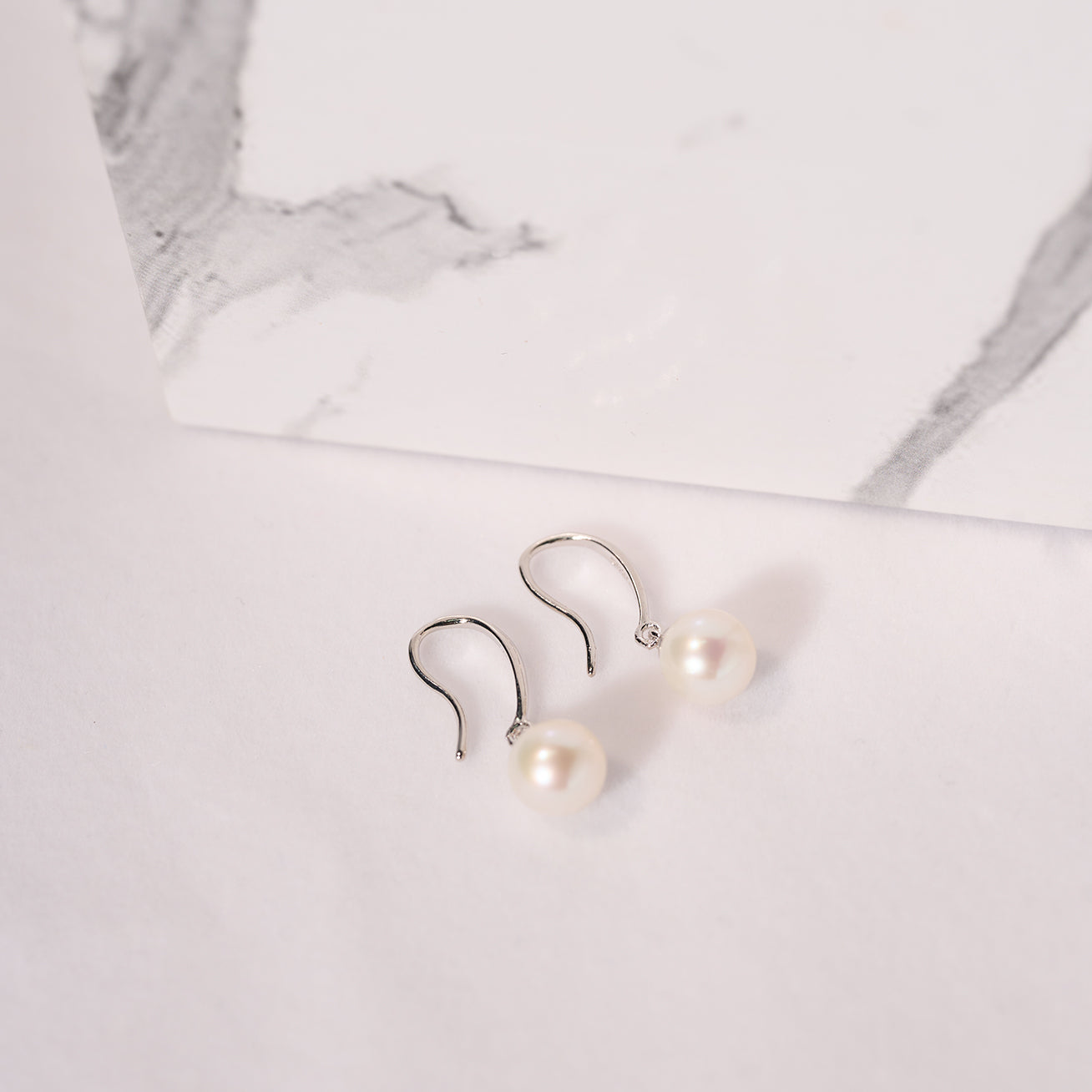 18K Gold Akoya Pearl Earrings for Women - Classic Stud Earrings with Genuine Akoya Pearls - Perfect for Weddings, Anniversaries & Special Occasions