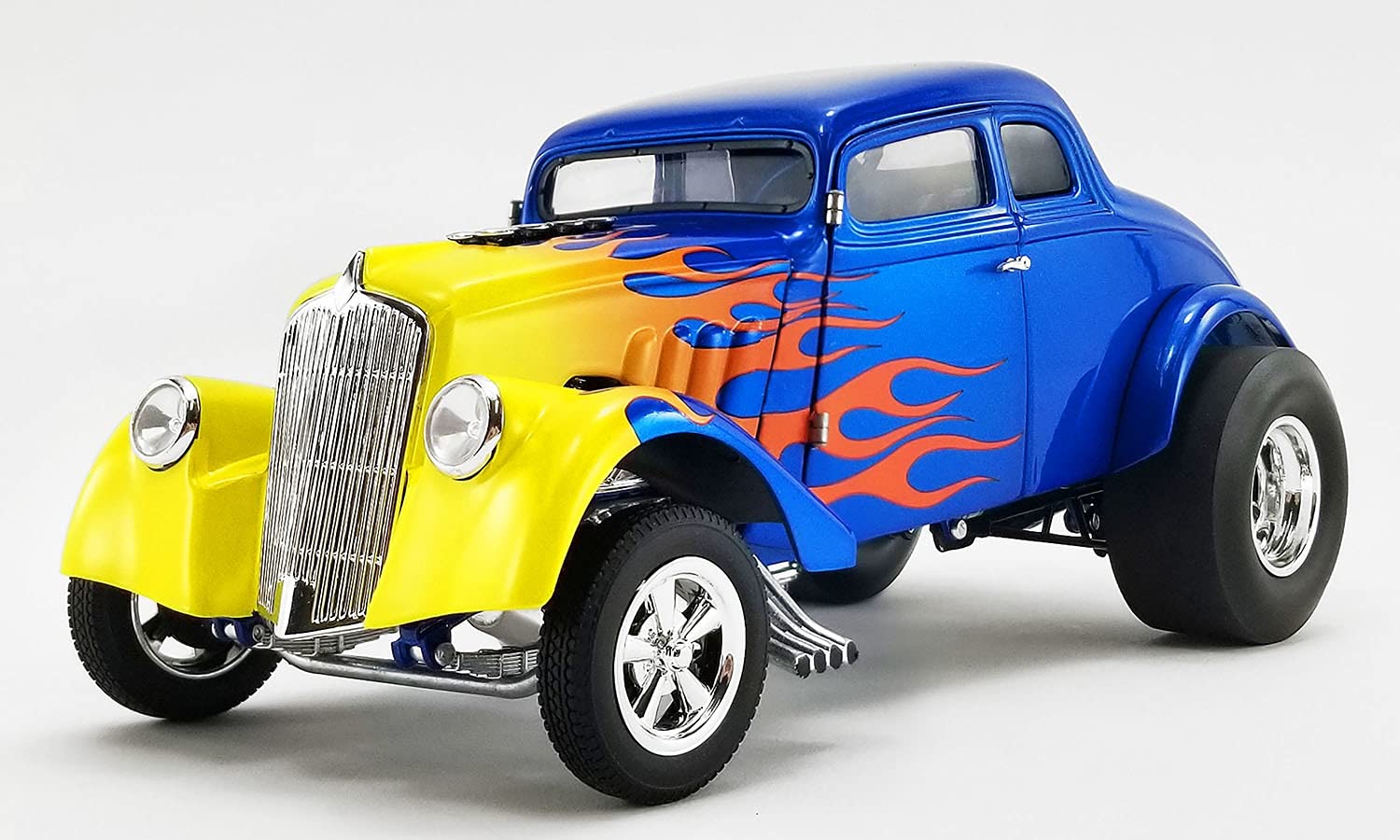 1:18 Scale 1933 Flamed Gasser Diecast Model Car by Acme - Collectible Vintage Hot Rod for Display & Racing Enthusiasts