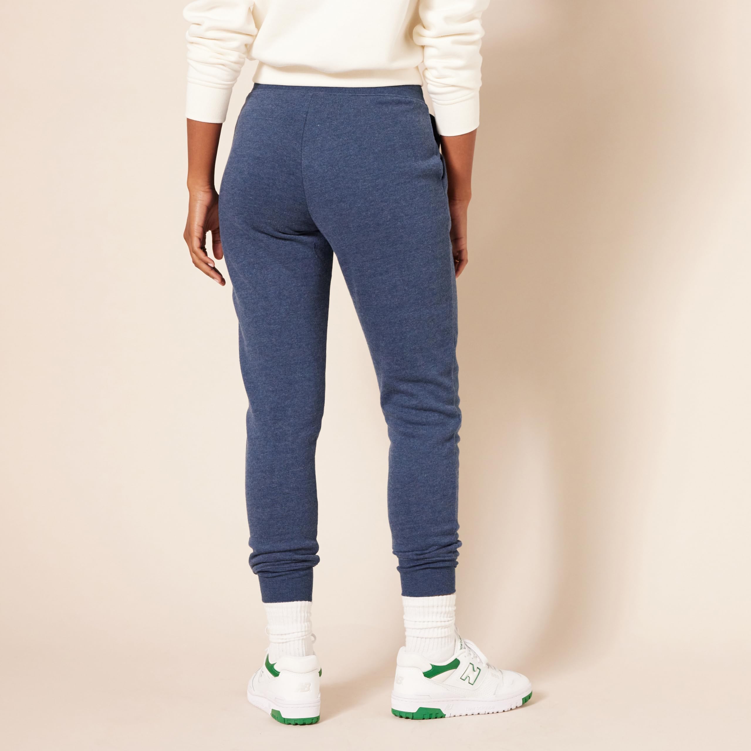 Amazon Essentials Women's Fleece Jogger Sweatpants - Soft Comfortable Lounge Pants for Women, Plus Size Options - Perfect for Yoga, Running, Travel & Casual Wear