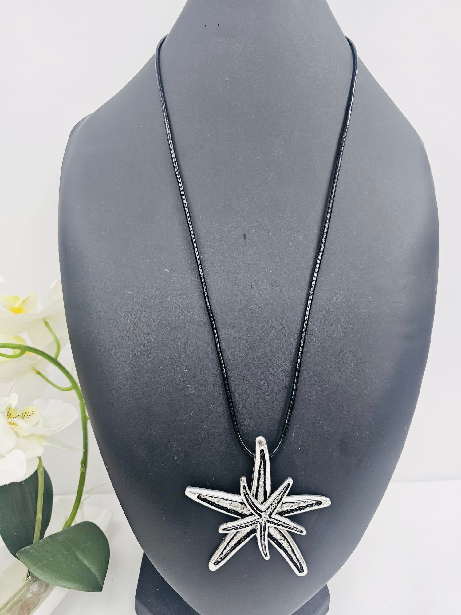 Elegant Starfish Statement Necklace - Perfect for Beach Weddings, Summer Vacations & Boho Fashion