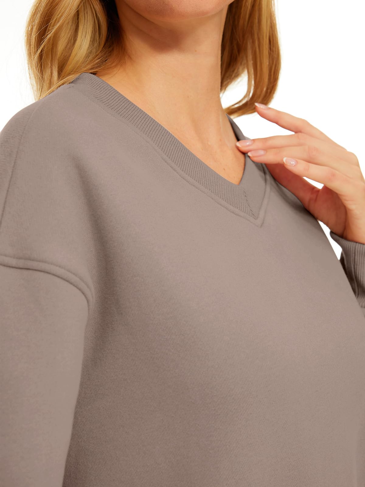 AUTOMET Women's Cropped Fleece Pullover Sweatshirt - Soft Fall Fashion Crop Sweater for Casual Outfits | Perfect for Layering, Coffee Dates & Autumn Adventures (2025)