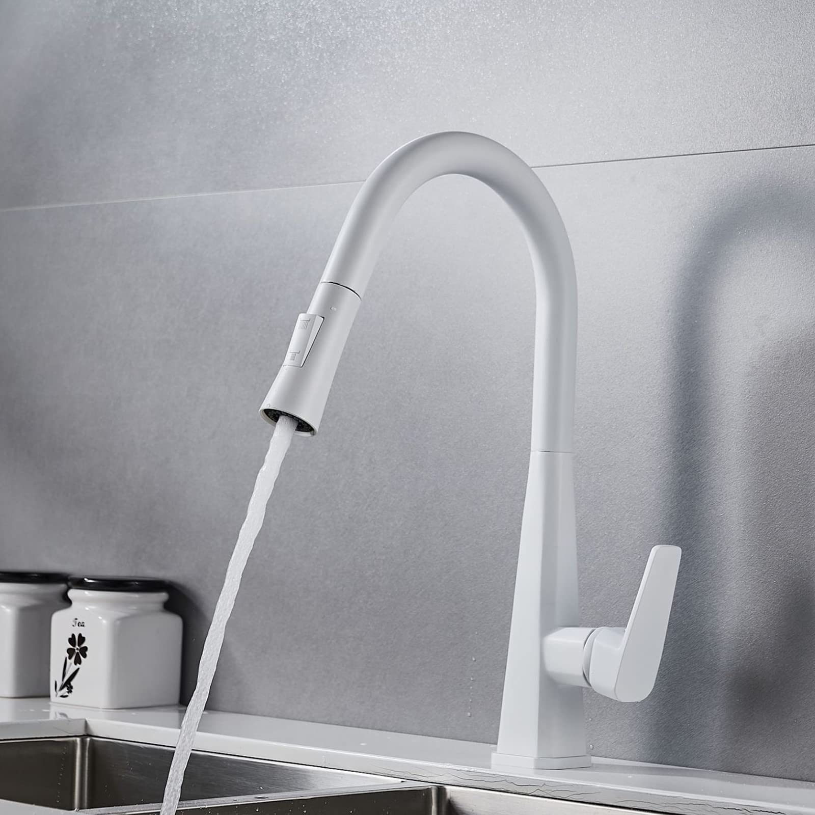 White Pull-Out Spray Kitchen Faucet with Rotating Brass Spout - Modern Mixer Tap for Sink, Perfect for Washing Dishes, Filling Pots & Cleaning Vegetables