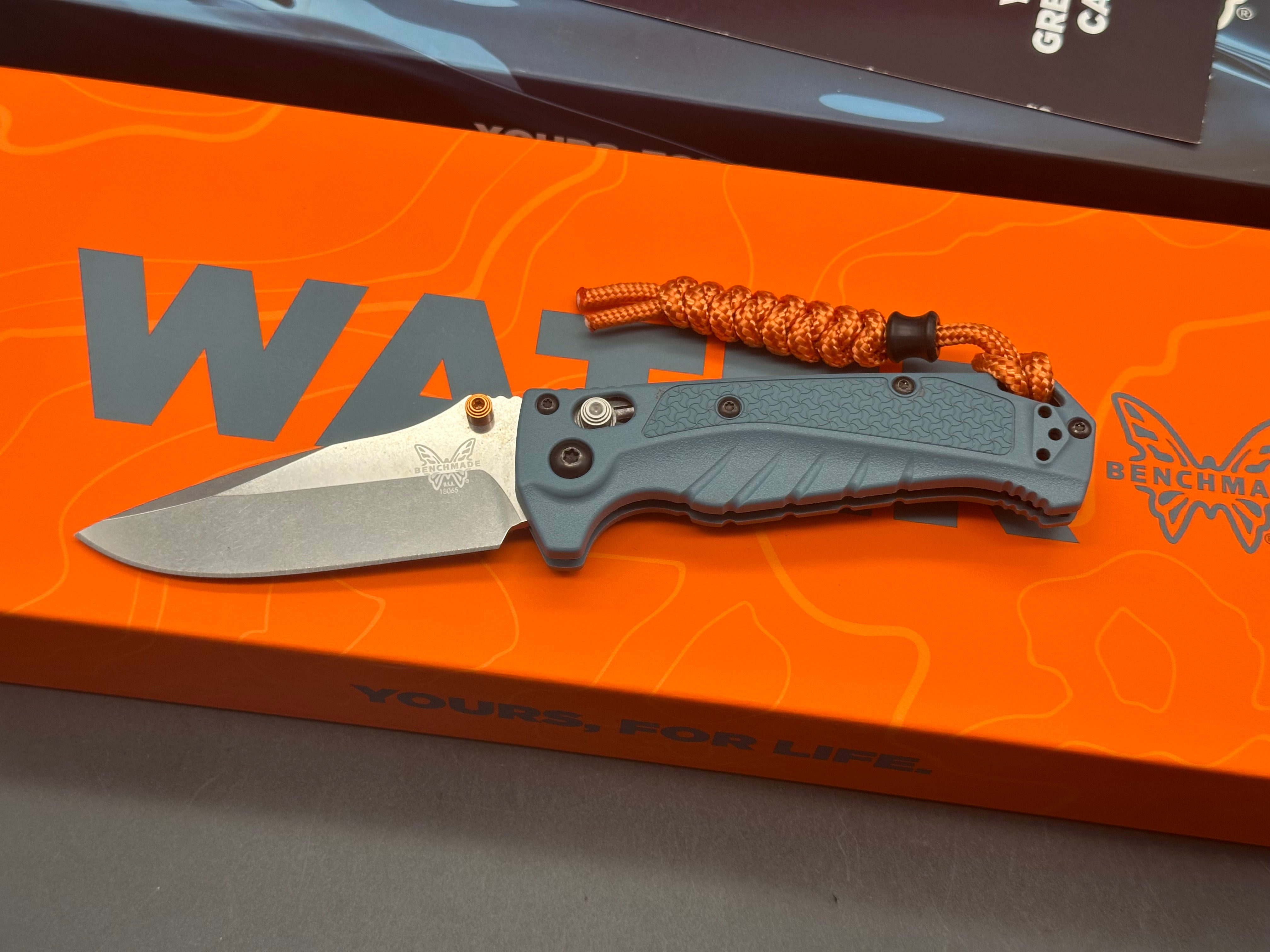 Benchmade Mini Adira Folding Knife with MagnaCut Steel Blade & AXIS Lock - Blue Grivory Handle (3.2