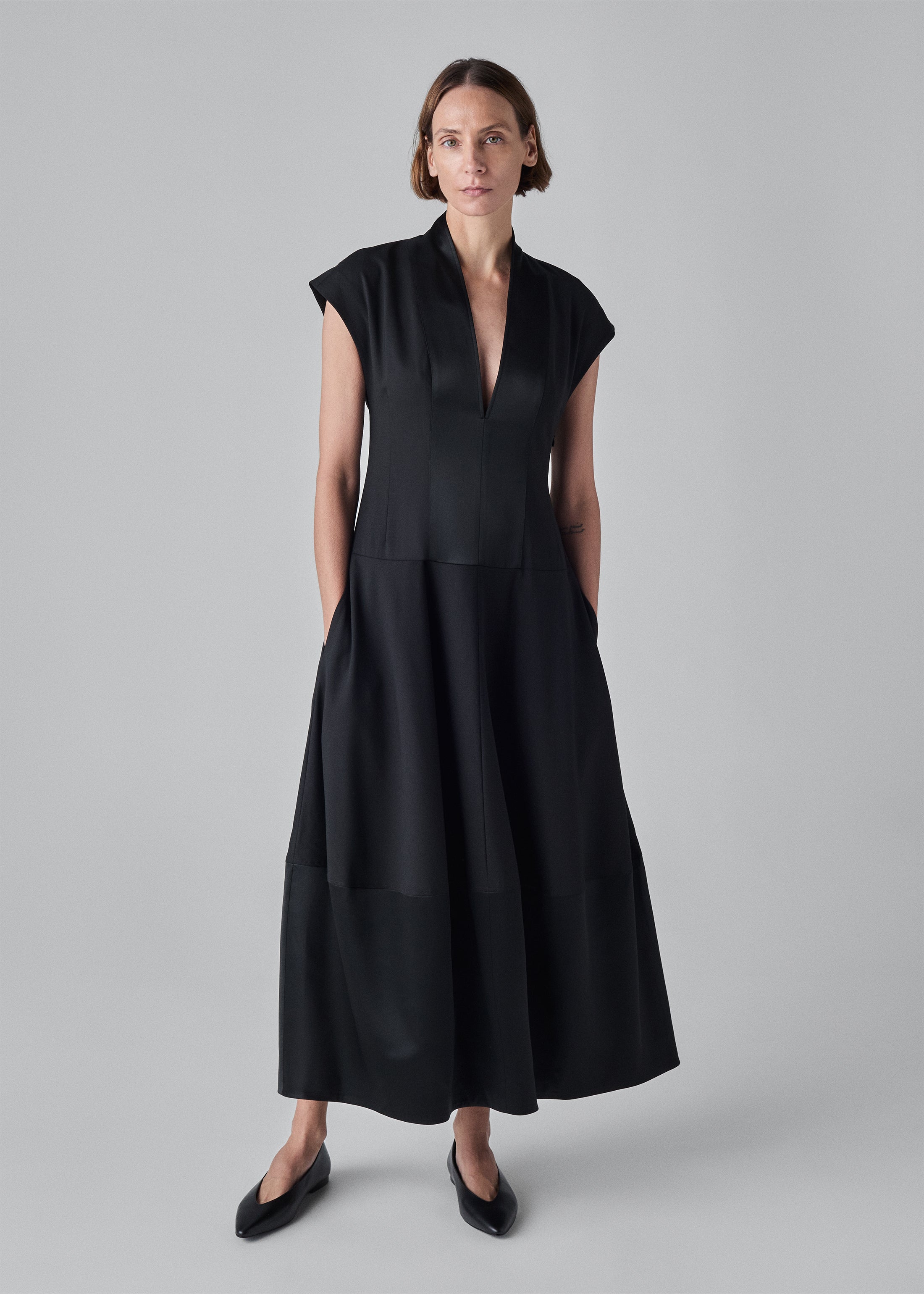 Elegant Black V-Neck Bubble Dress for Women - Stylish Party & Evening Wear - Perfect for Weddings, Dates & Special Occasions