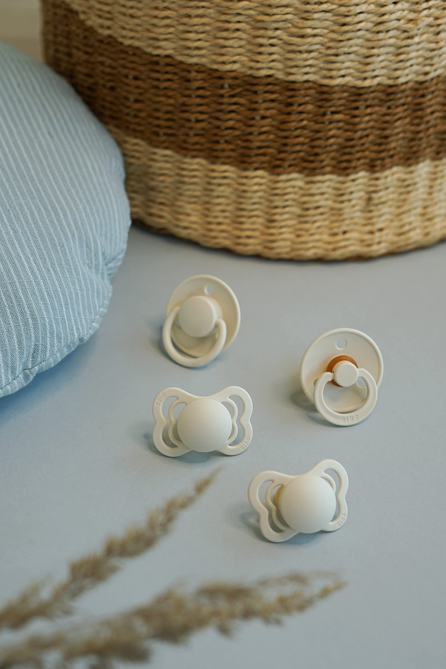 BIBS Pacifiers for Newborns 0-6 Months - 4-Pack BPA-Free Baby Soothers with Round, Anatomical & Symmetrical Nipple - Natural Rubber Latex/Silicone Pacifier Set - Made in Denmark - Vanilla Scented - Perfect for Daycare, Travel & Soothing Fussy Babies