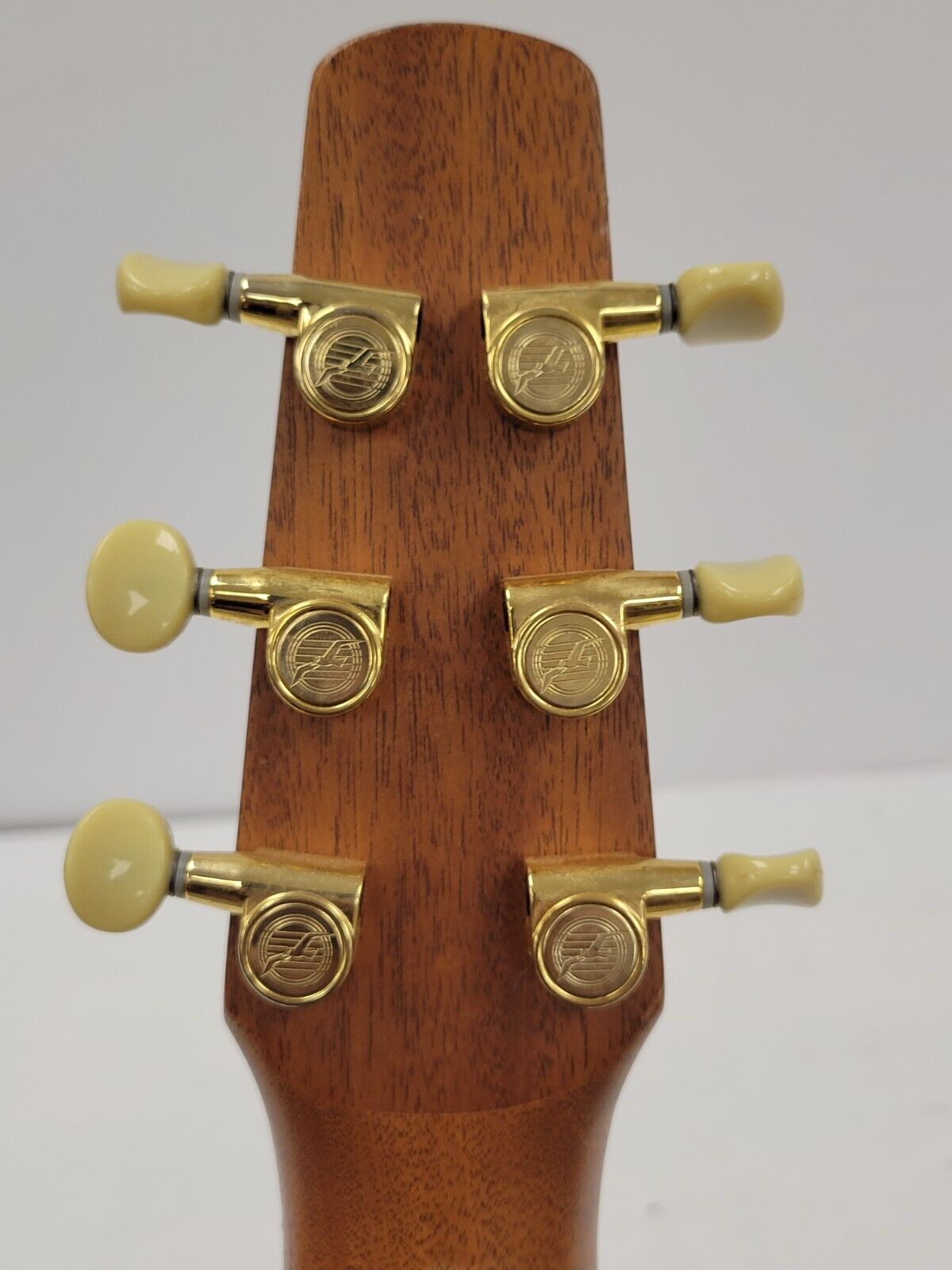 Seagull Artist Studio CMDEL Acoustic Guitar - Premium Handcrafted Guitar for Professional Musicians & Performers - Perfect for Live Shows, Studio Recording & Home Practice