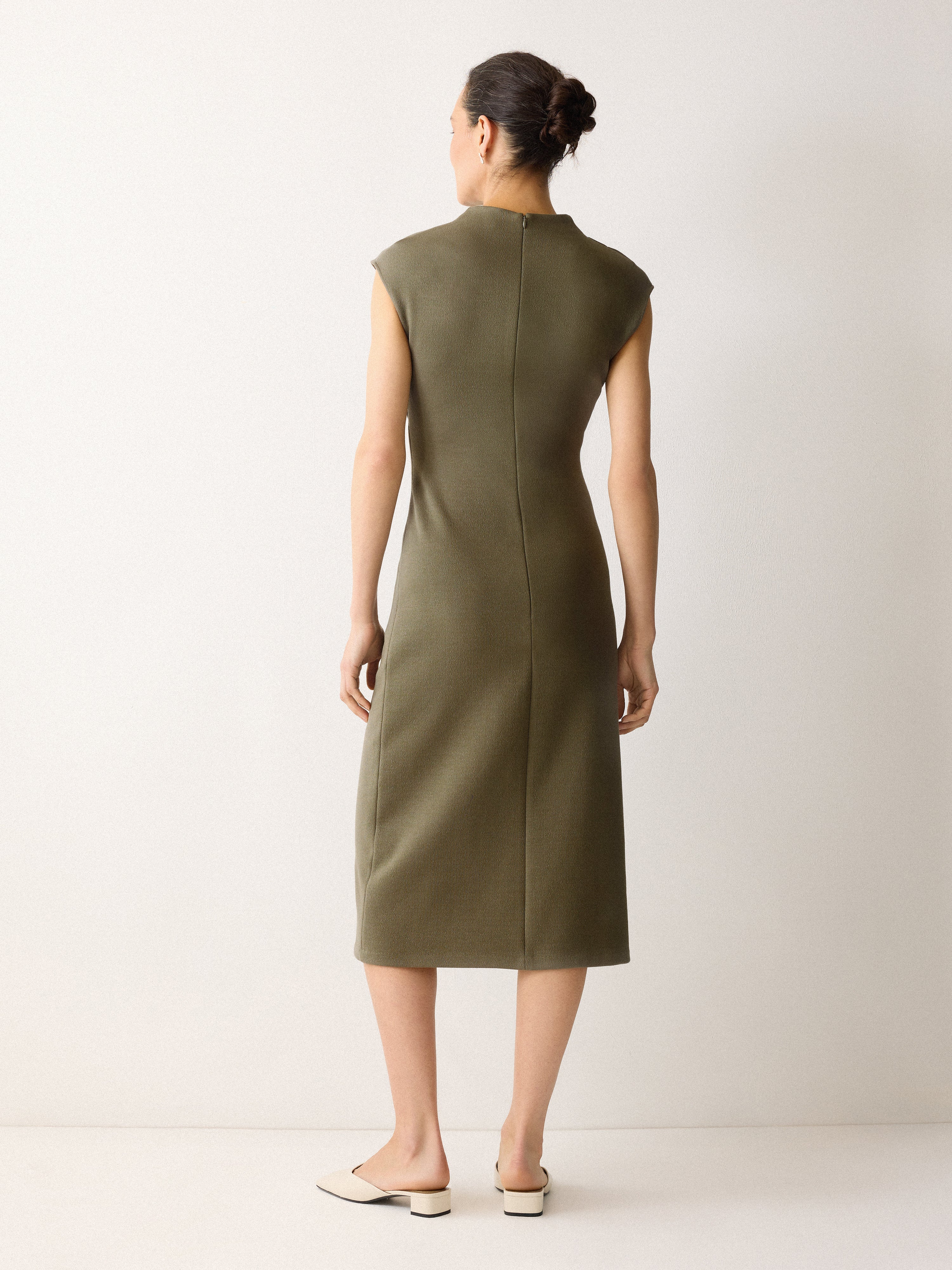 Elegant Green Structured Dart Dress for Women - Perfect for Office Wear, Cocktail Parties & Special Occasions