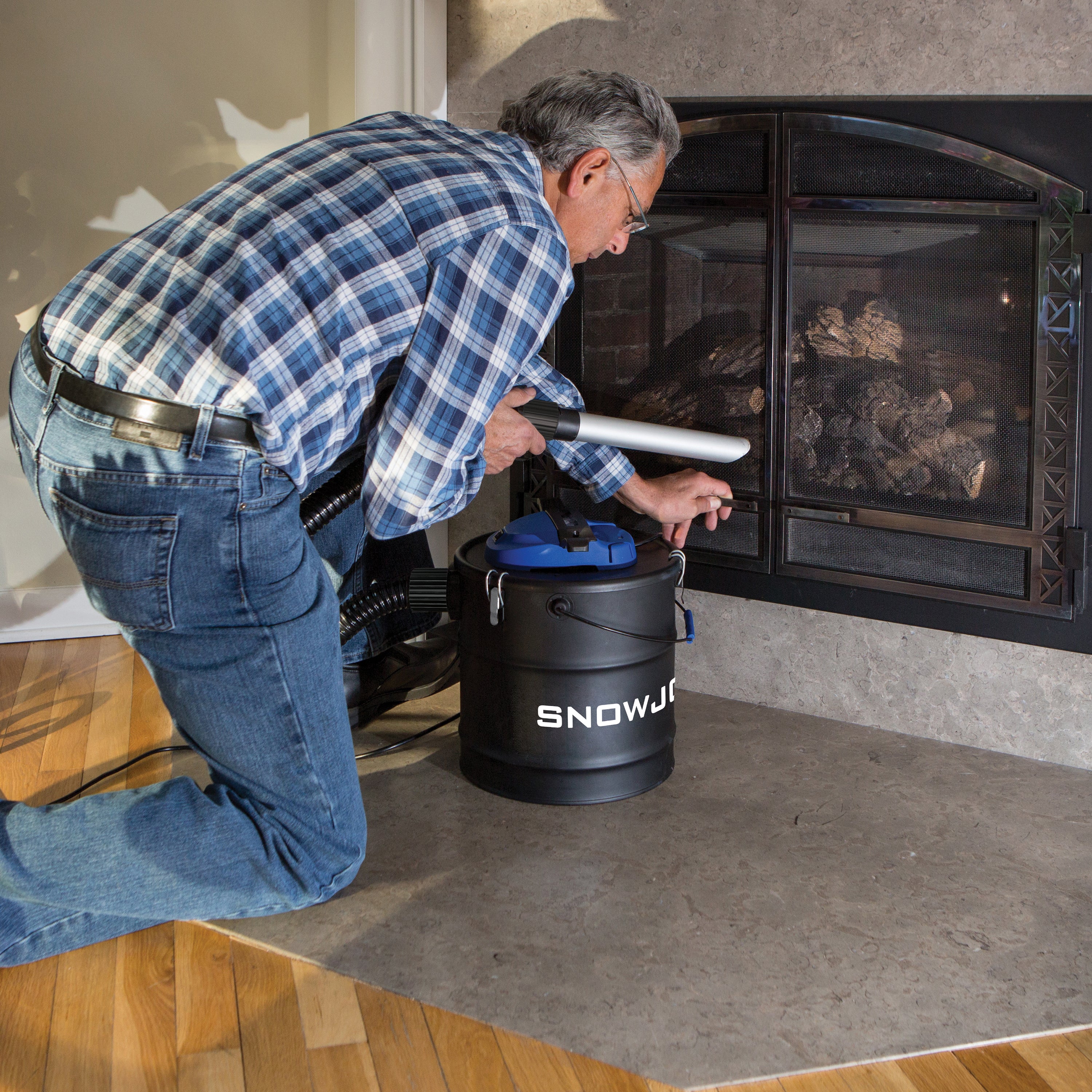 Snow Joe ASHJ201 4.8 Gallon Ash Vacuum for Fireplace, Wood Stove & Pellet Stove - Powerful Ash Cleanup with HEPA Filtration