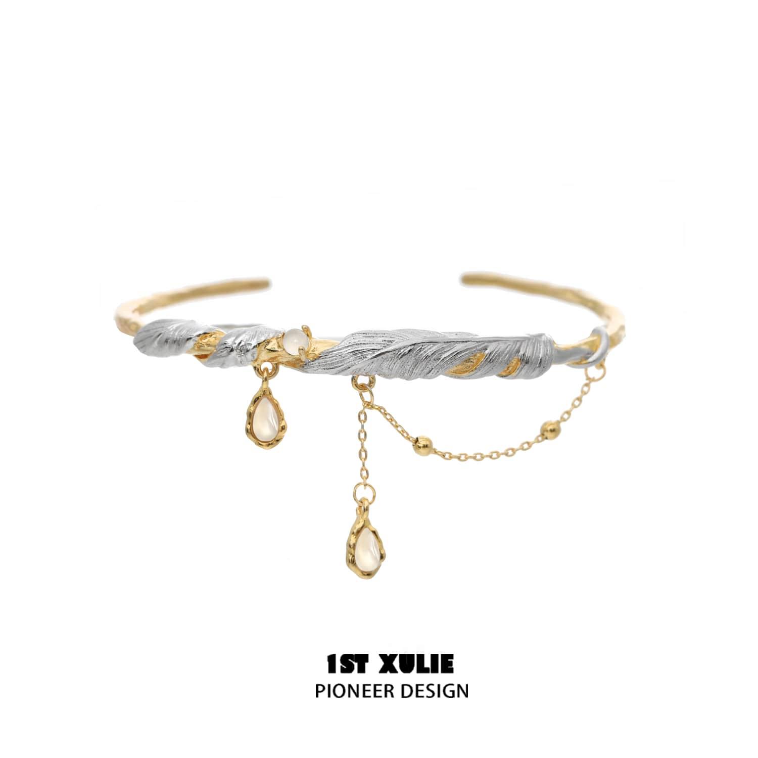 Lucifer 18K Gold Charm Bangle Bracelet™ - Elegant Jewelry for Women, Gift for Her - Perfect for Parties, Weddings & Special Occasions