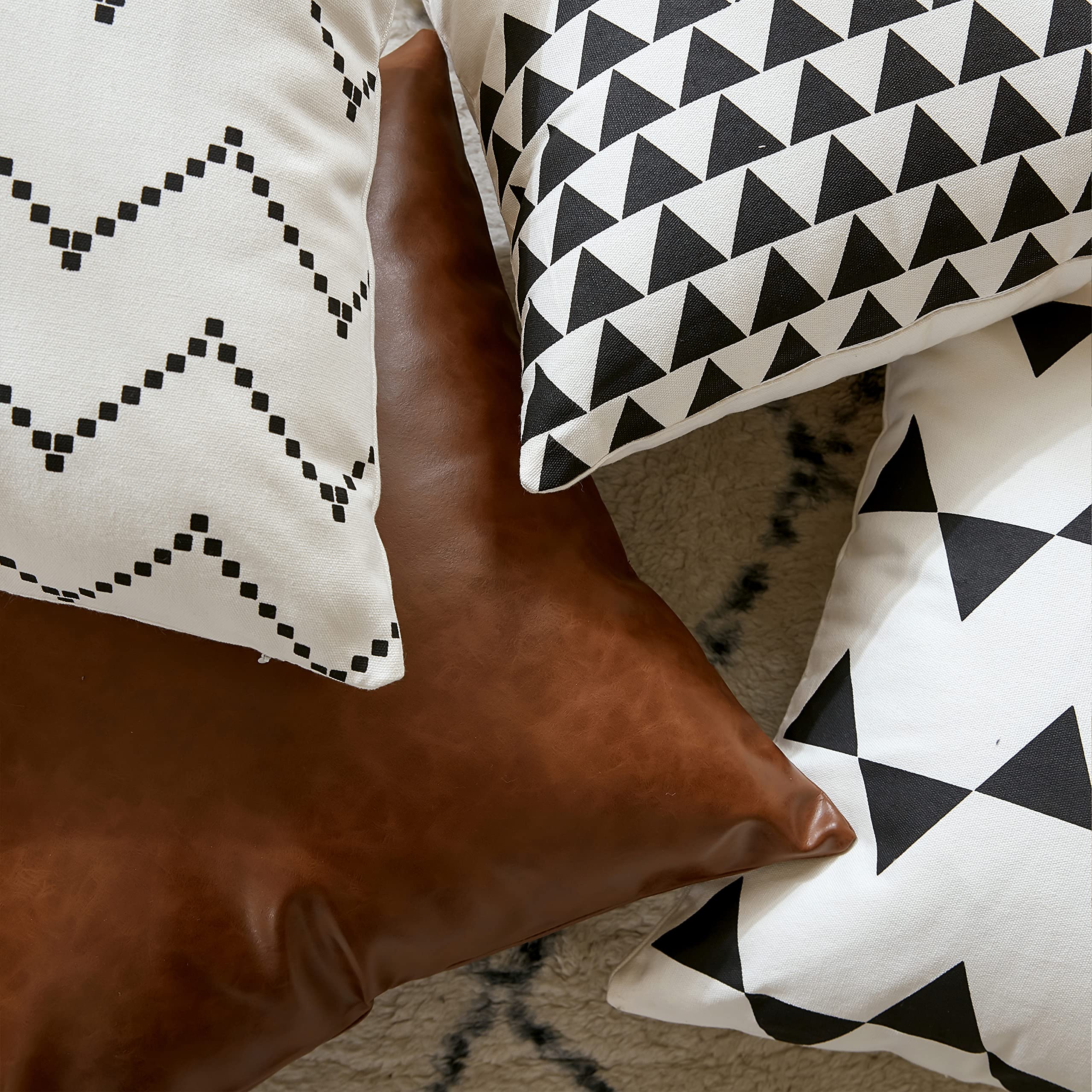 Uhomy 2 Pack 100% Cotton Decorative Throw Pillow Covers - Modern Boho Geometric Cushion Cases for Sofa, Bed, Living Room & Car - Farmhouse Style Solid Workmanship - White & Black 18x18 Inches (45x45 cm) - Perfect for Home Decor, Cozy Reading Nooks & Interior Design Accents
