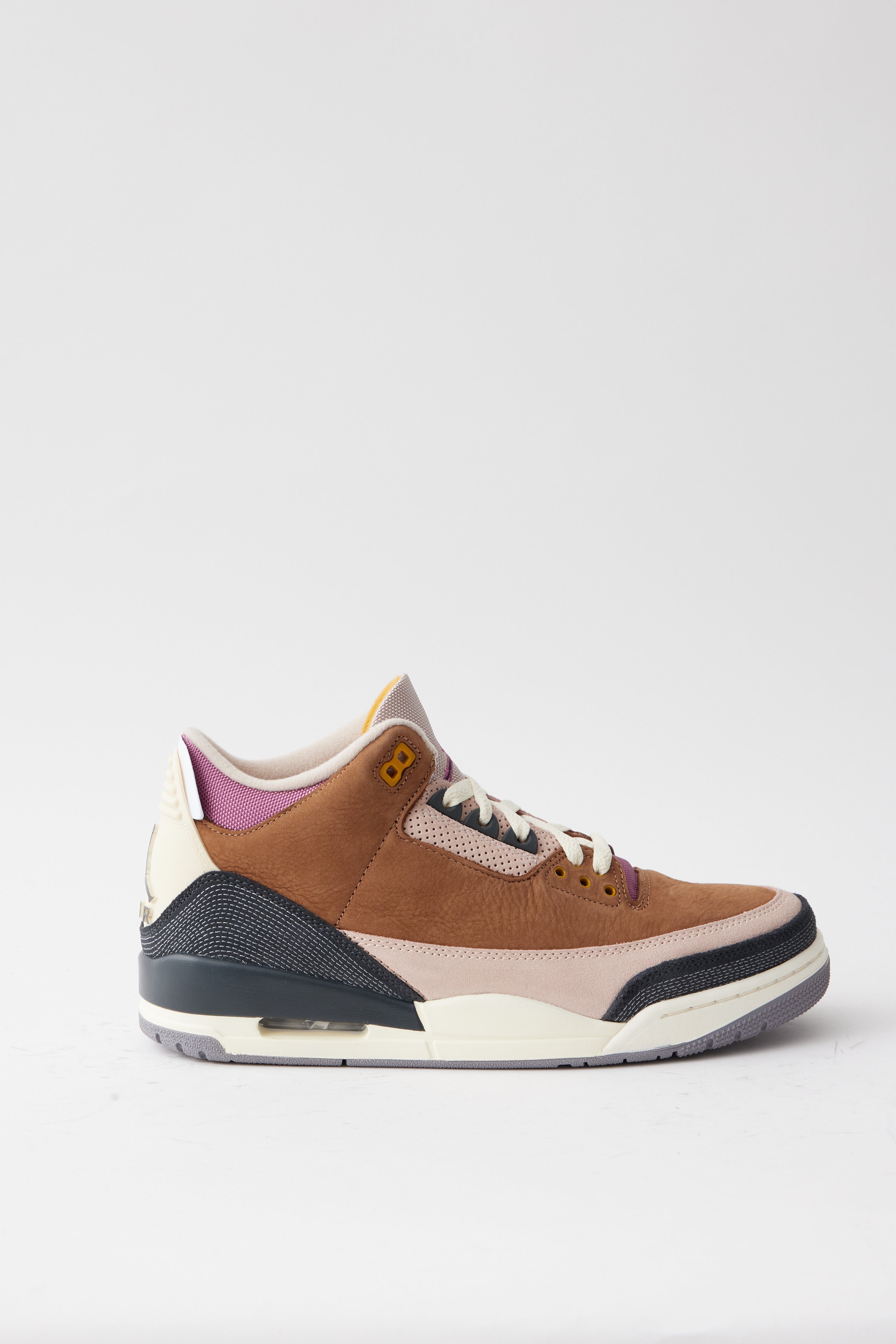 Air Jordan 3 Retro Sneakers for Men - Classic Basketball Shoes with Nike Air Cushioning - Perfect for Streetwear, Gym & Casual Outfits