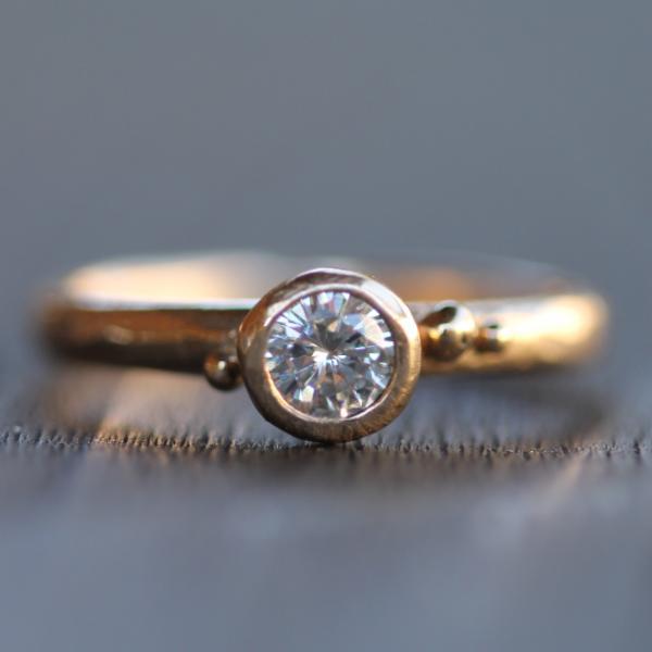 Exquisite Diamond Coastal Droplet Engagement Ring - 14K White Gold Vintage Inspired Bridal Jewelry for Beach Weddings & Romantic Proposals