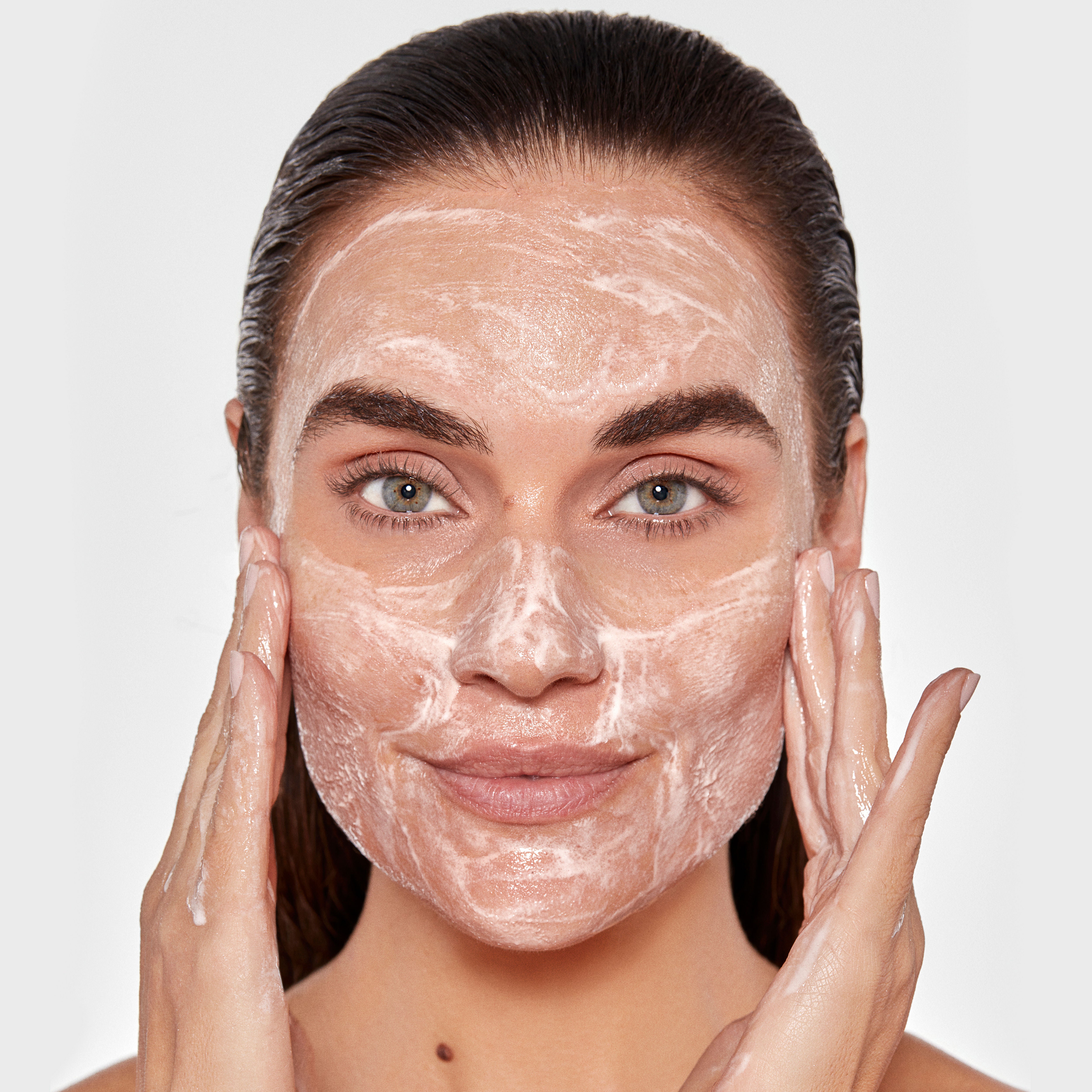 Best Enzyme Exfoliating Cleanser for Face - Gentle Chemical Exfoliator with Natural Fruit Enzymes - Brightening & Pore Minimizing Facial Wash for Sensitive Skin - Perfect for Daily Skincare Routine & Acne Treatment