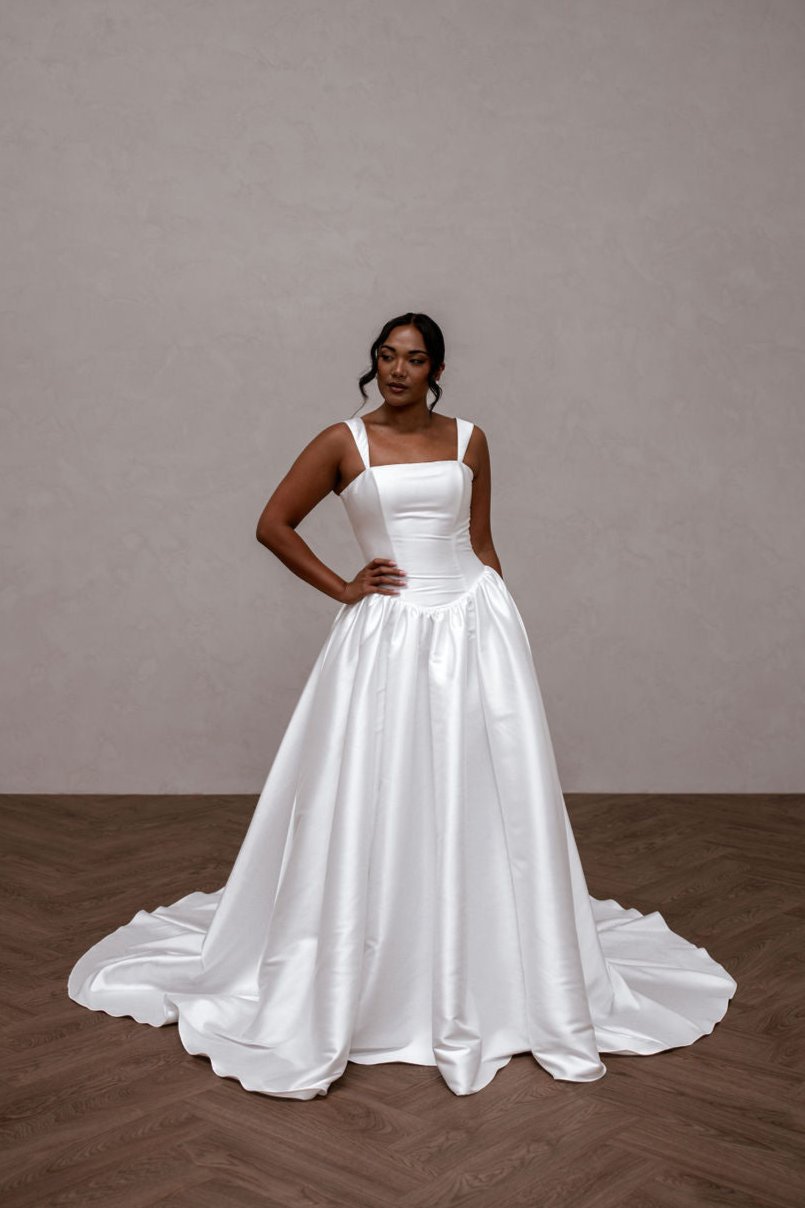 Raine - Stylish and Comfortable Women's Fashion Apparel for Casual Wear, Work, and Special Occasions