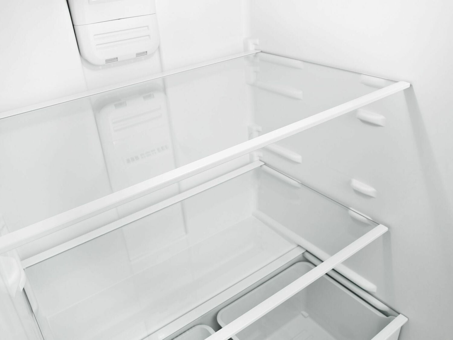 Amana ART318FFDB 30 Inch Top Freezer Refrigerator with Adjustable Glass Shelves - Energy Efficient Black Kitchen Appliance for Home, Apartment & Office Use