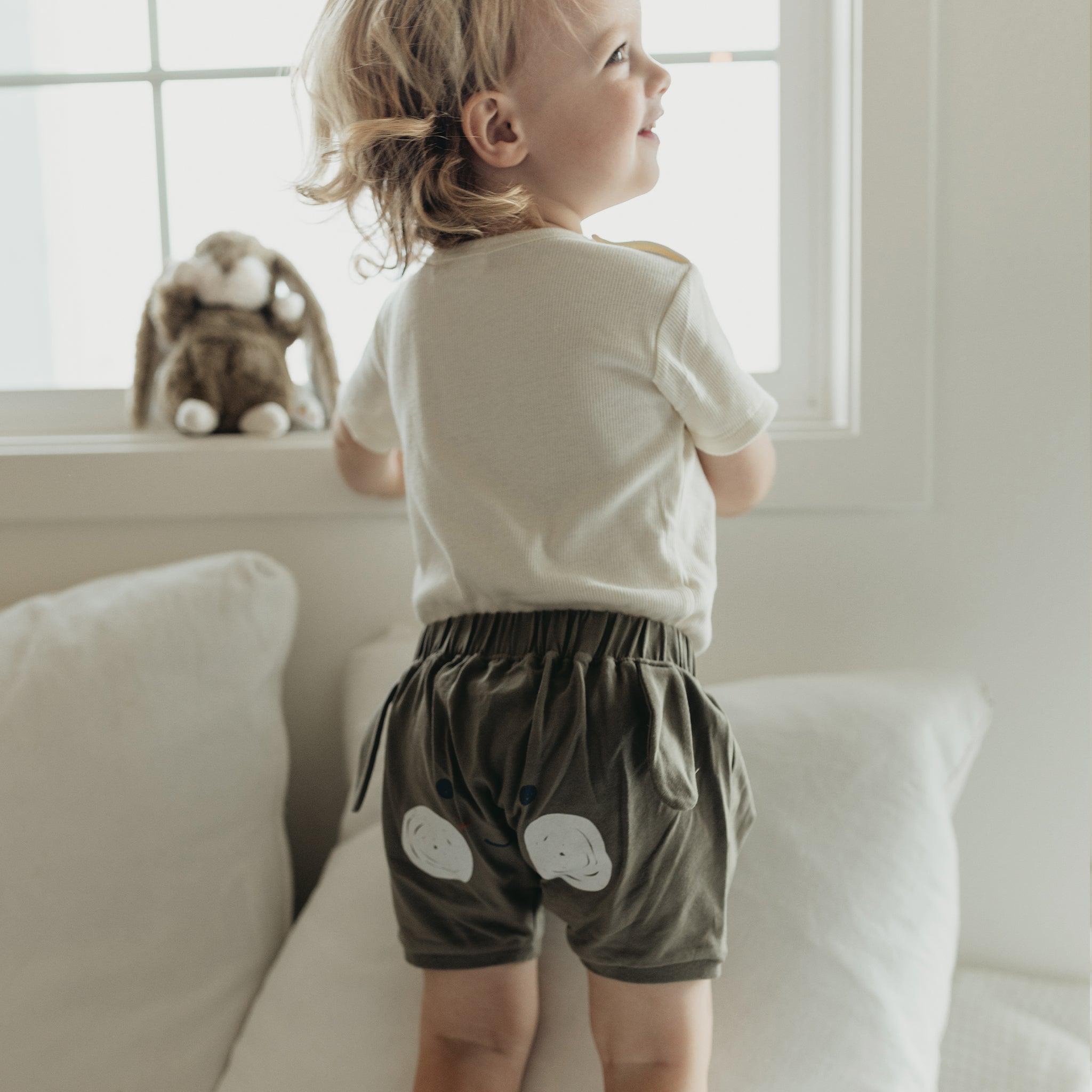 Organic Bunny Bloomers for Babies - Soft Cotton Bloomers with Bayleaf Design - Perfect for Newborn Photoshoots, Easter Outfits, and Playtime