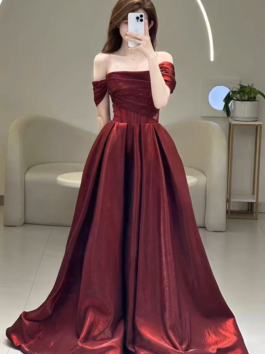 Elegant Off-the-Shoulder Burgundy Long Prom Dress for Formal Parties & Special Occasions - Perfect for Homecoming, Evening Gala & Wedding Guest Attire - Style J3250