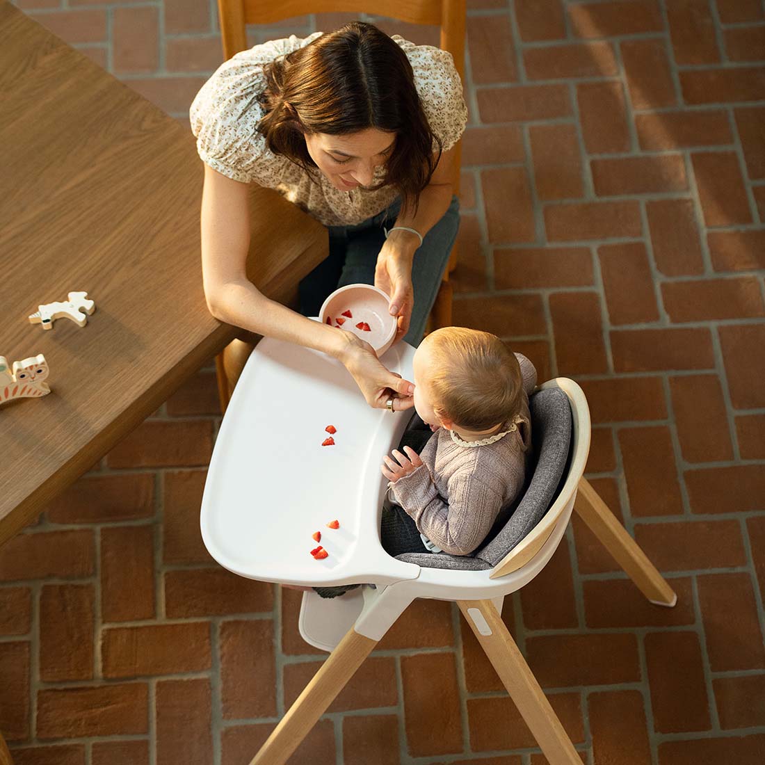 Nuna Bryn Highchair - Premium Baby High Chair with Adjustable Height & Reclining Seat for Safe & Comfortable Feeding | Perfect for Home, Restaurants & Travel