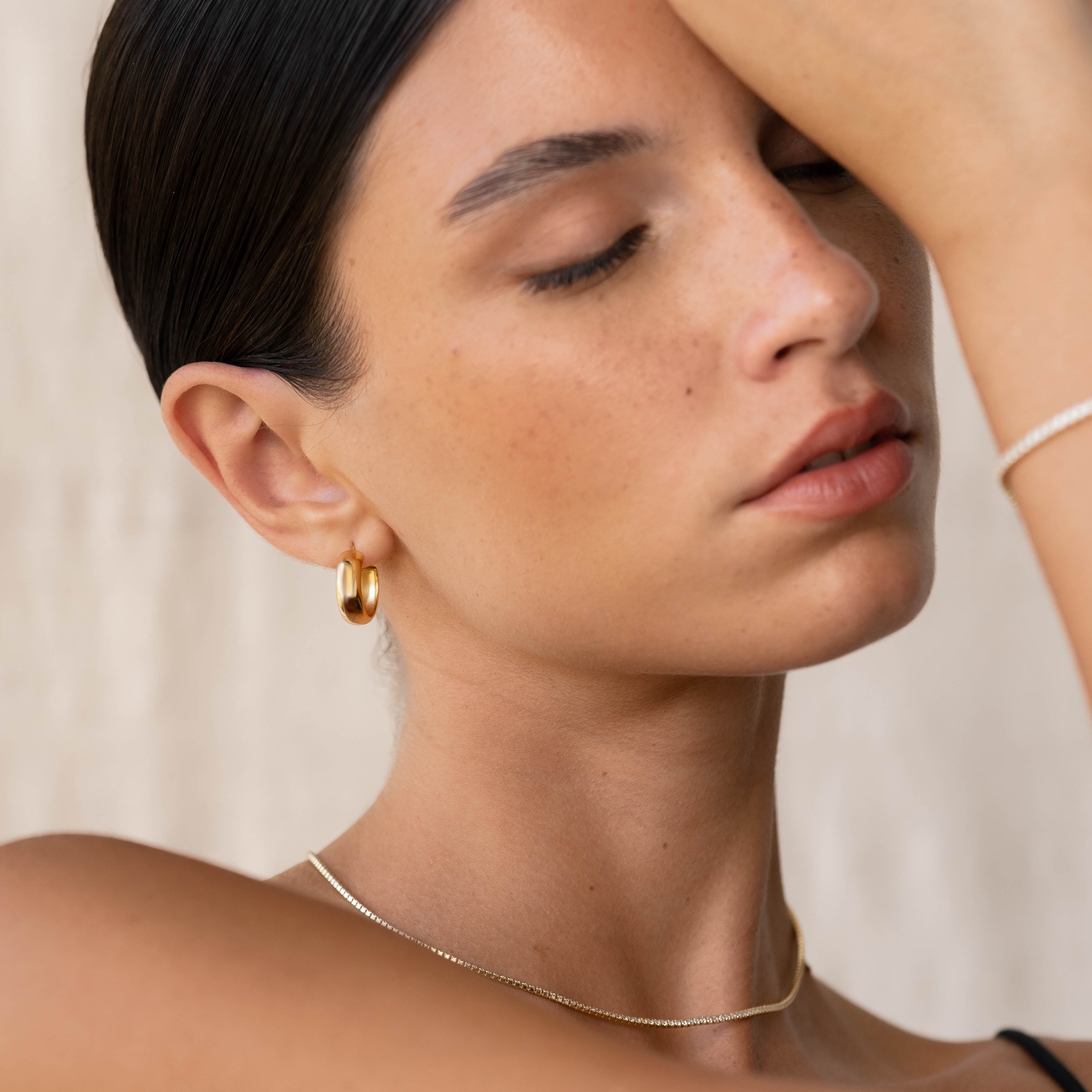 Ebba Small Bold Hoop Earrings for Women - Trendy Gold/Silver Chunky Hoops - Perfect for Everyday Wear, Parties & Gifts