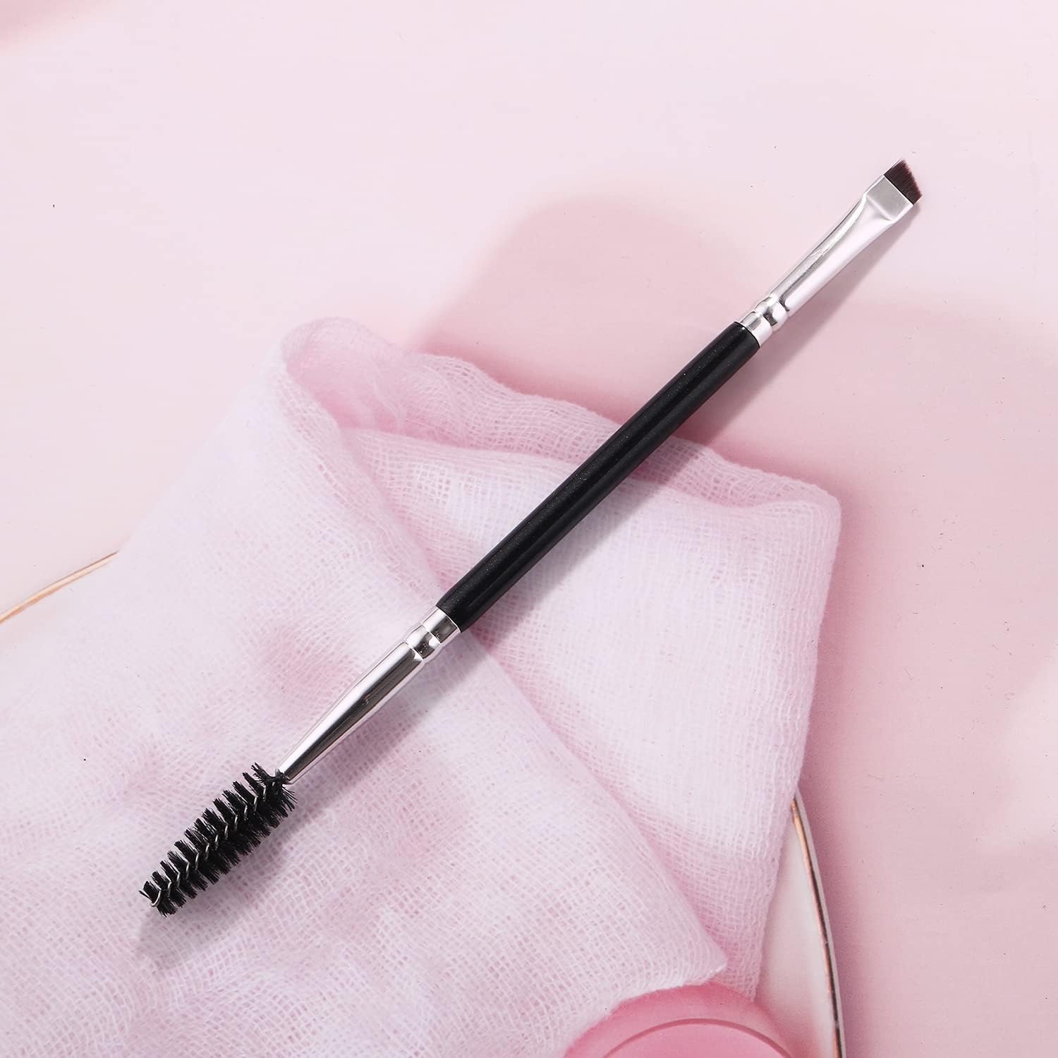 Double Ended Eyebrow Brush & Spoolie - Angled Brow Brush for Precision Application & Blending of Eyebrow Powders, Waxes & Gels - Professional Makeup Tool for Perfect Brows - Ideal for Home, Travel & Salon Use