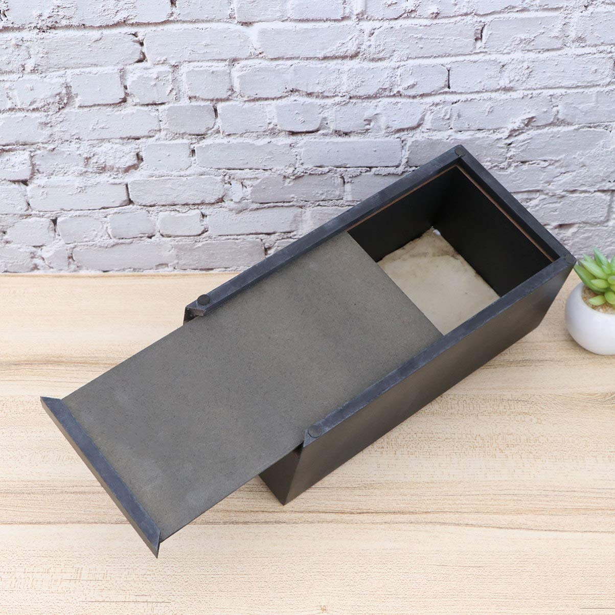 BESPORTBLE Skull Tissue Box Holder - Easter Island Inspired Paper Towel Dispenser for Bathroom & Home Decor - Perfect for Halloween, Gothic, and Themed Party Decorations