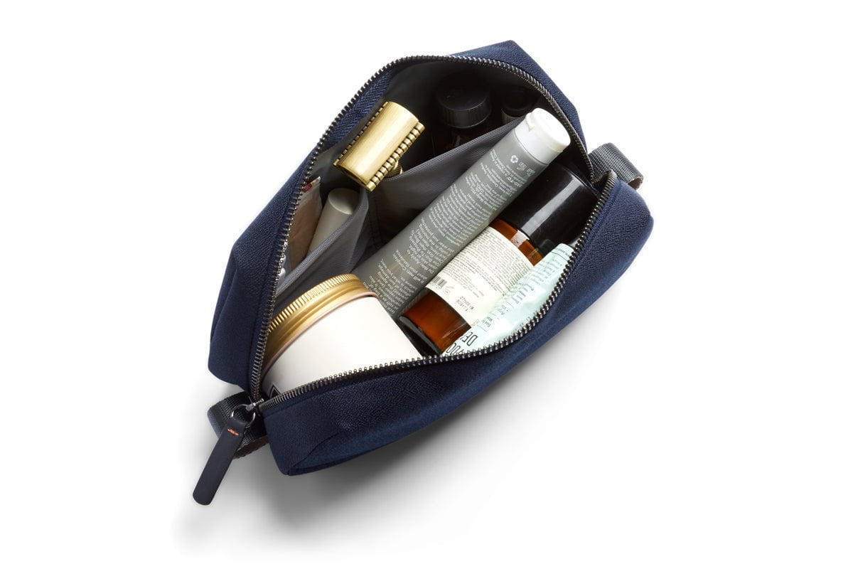 Bellroy Premium Travel Toiletry Bag - Water-Resistant & Compact Organizer for Men & Women | Perfect for Air Travel, Gym, Camping & Weekend Getaways