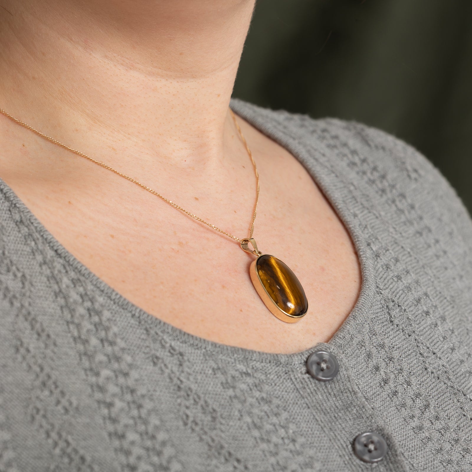 34.00ct Bezel Set Oval Cabochon Tiger's Eye Pendant - Natural Gemstone Jewelry for Women - Perfect for Gift Giving & Special Occasions