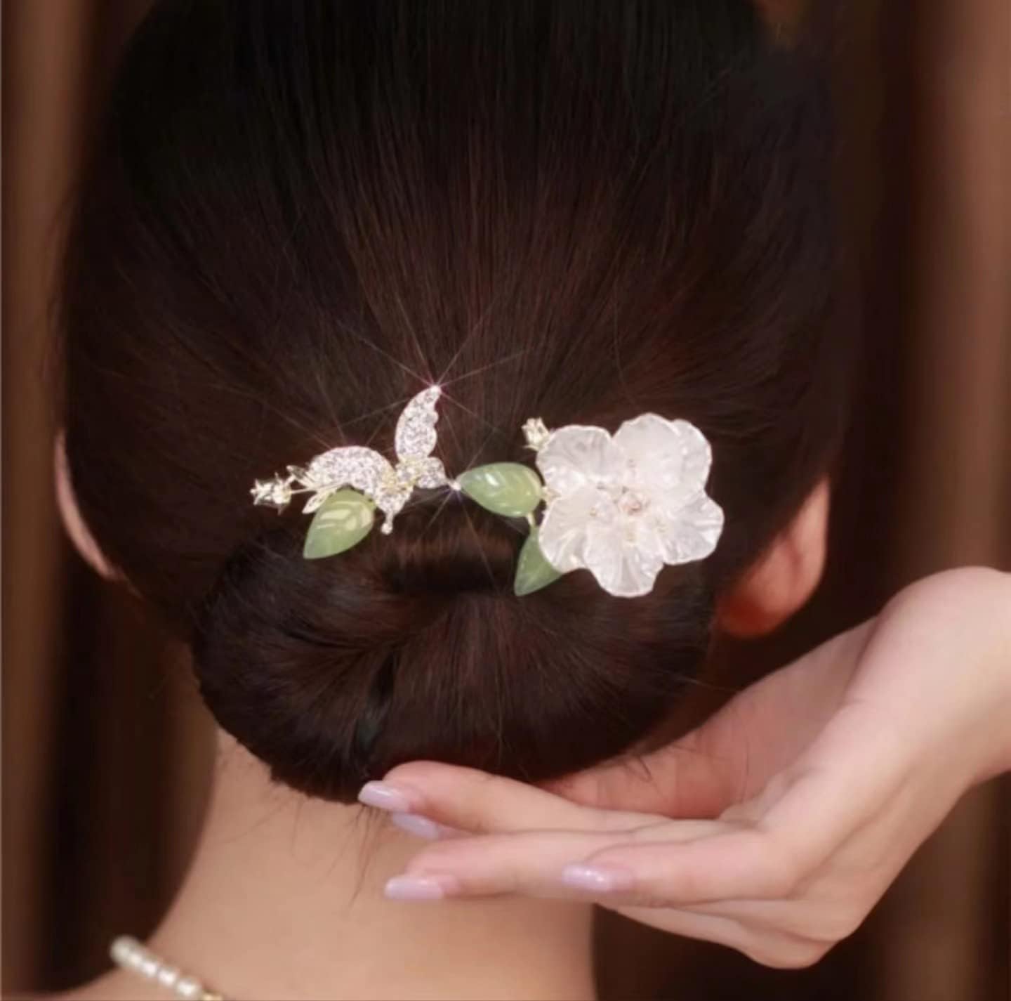 Magic Hair Bun Maker for Women - Elegant Lazy Hair Curler Pin with Sparkling Crystal Design, DIY Hair Styling Accessories for Girls & Women | Perfect for Parties, Weddings, and Everyday Hairstyles