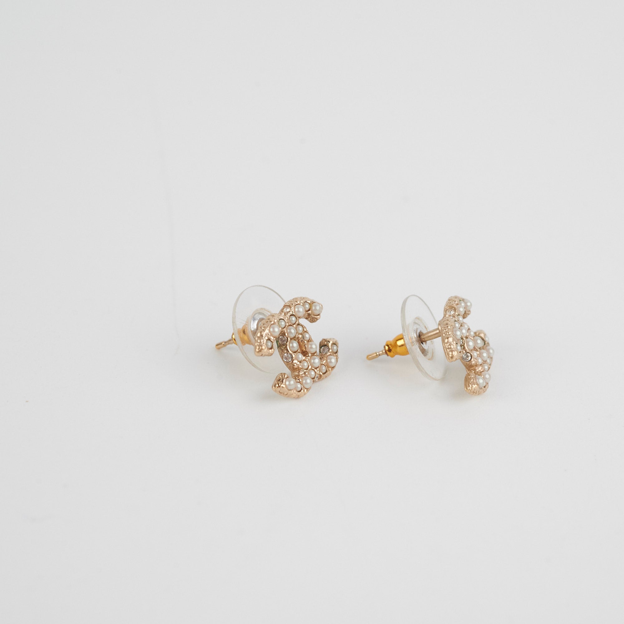 Chanel CC Logo Pearl Earrings for Women - Luxury Fashion Jewelry Gift for Party, Wedding & Special Occasions